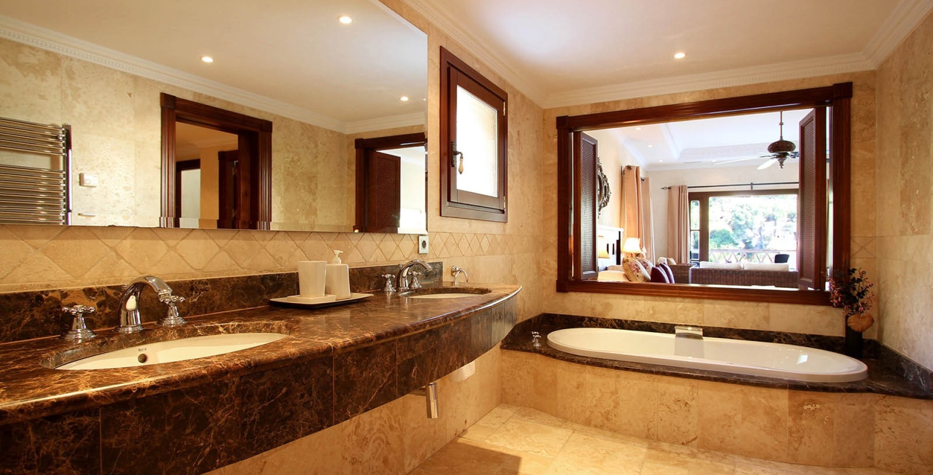 0070-GHF_Ensuite_Bathroom_1(1)