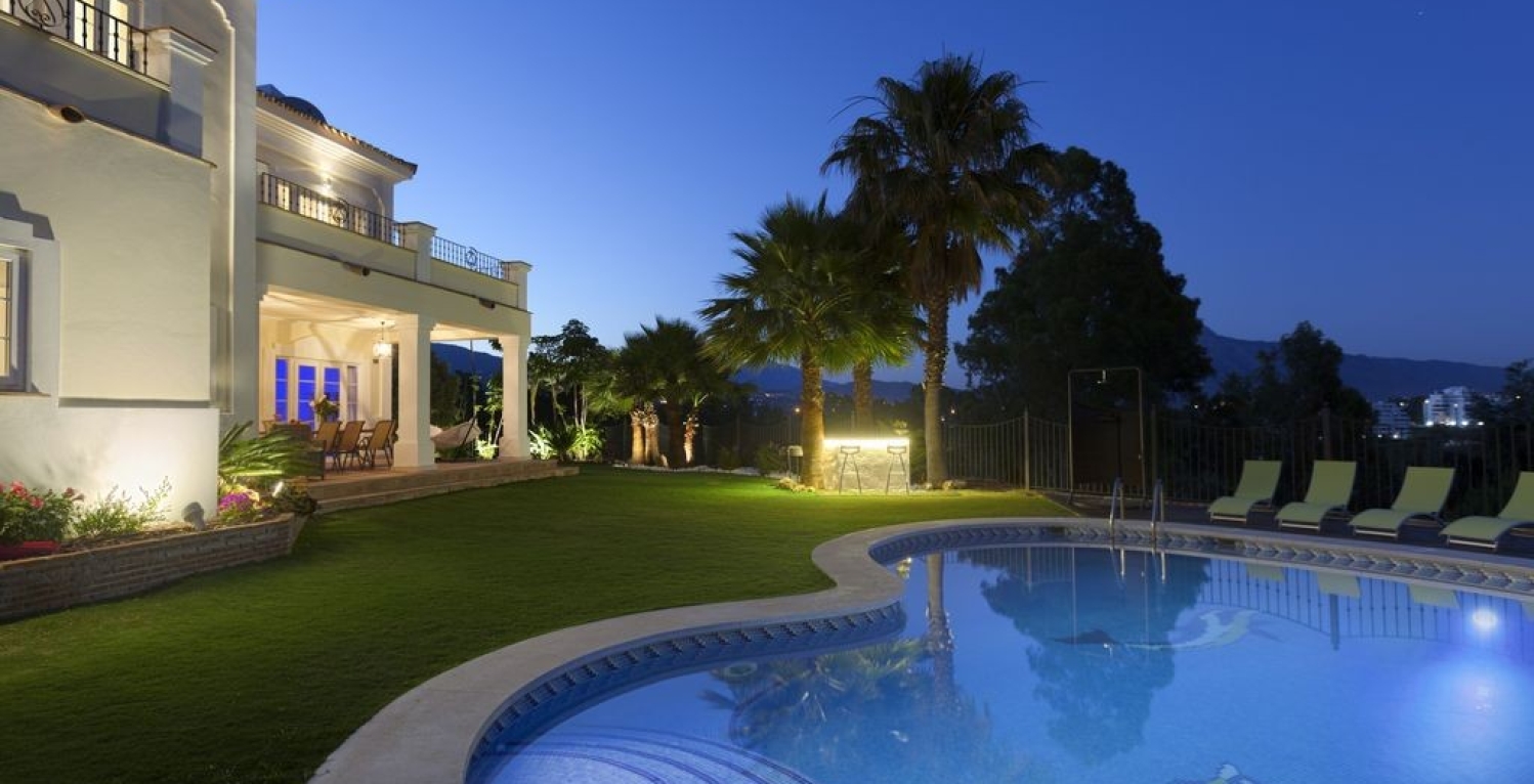 Villa Gio Marbella night pool