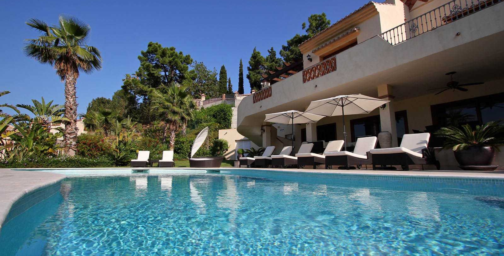 Villa Peto Marbella pool