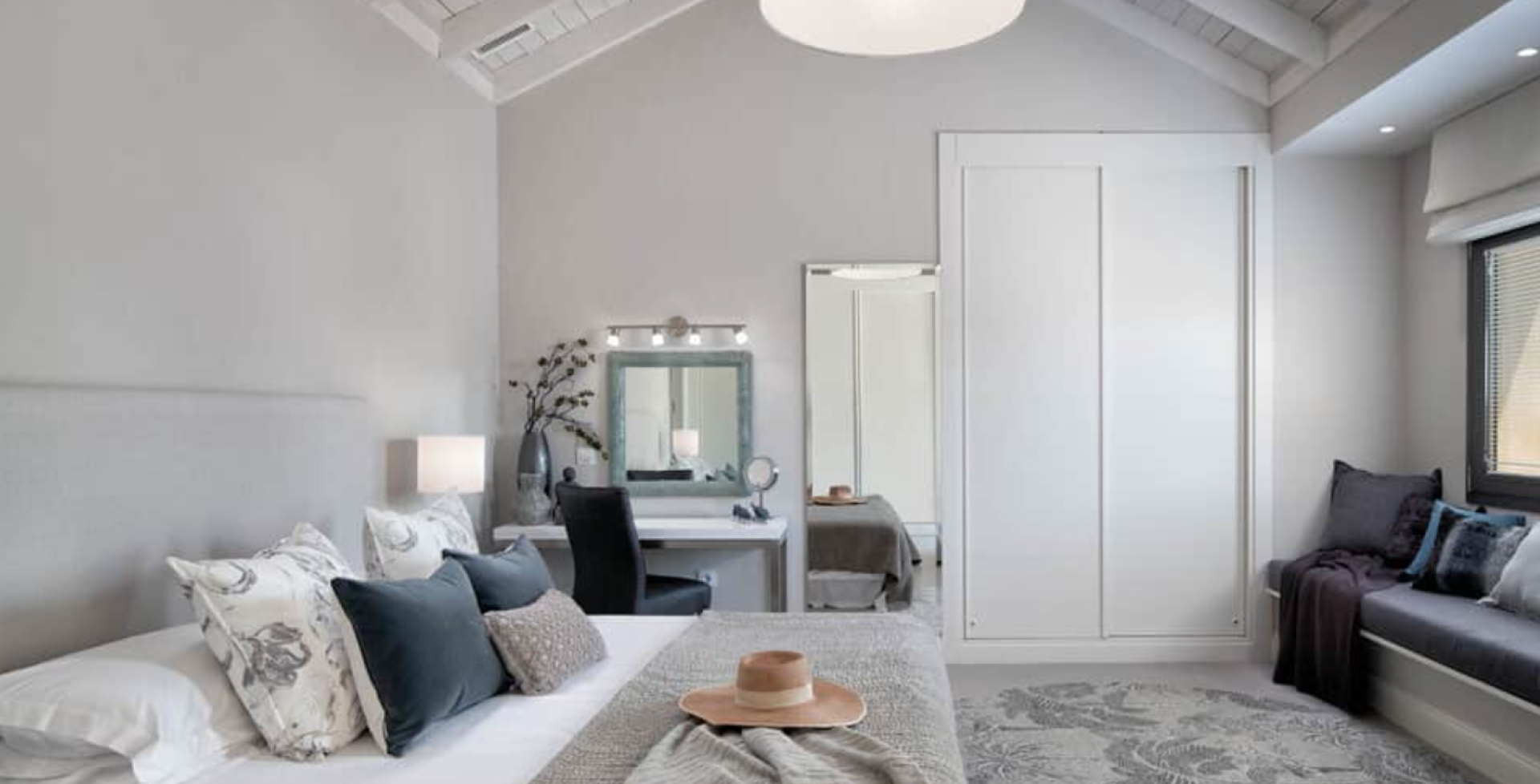Villa Infinity Marbella stunning bedroom