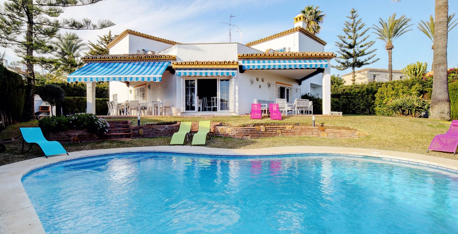 Villa Iri pool to house