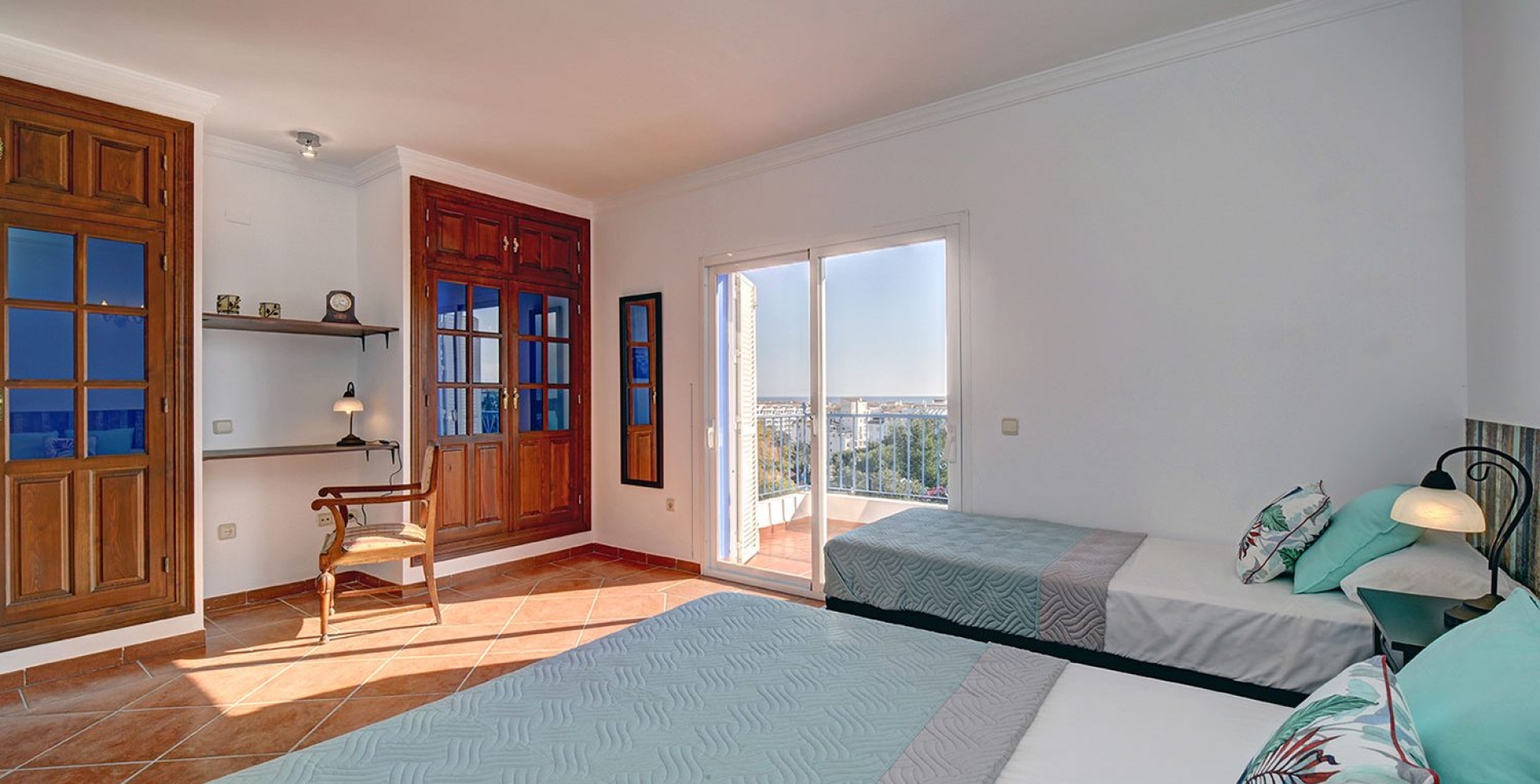 Villa Banus bedroom with terrace