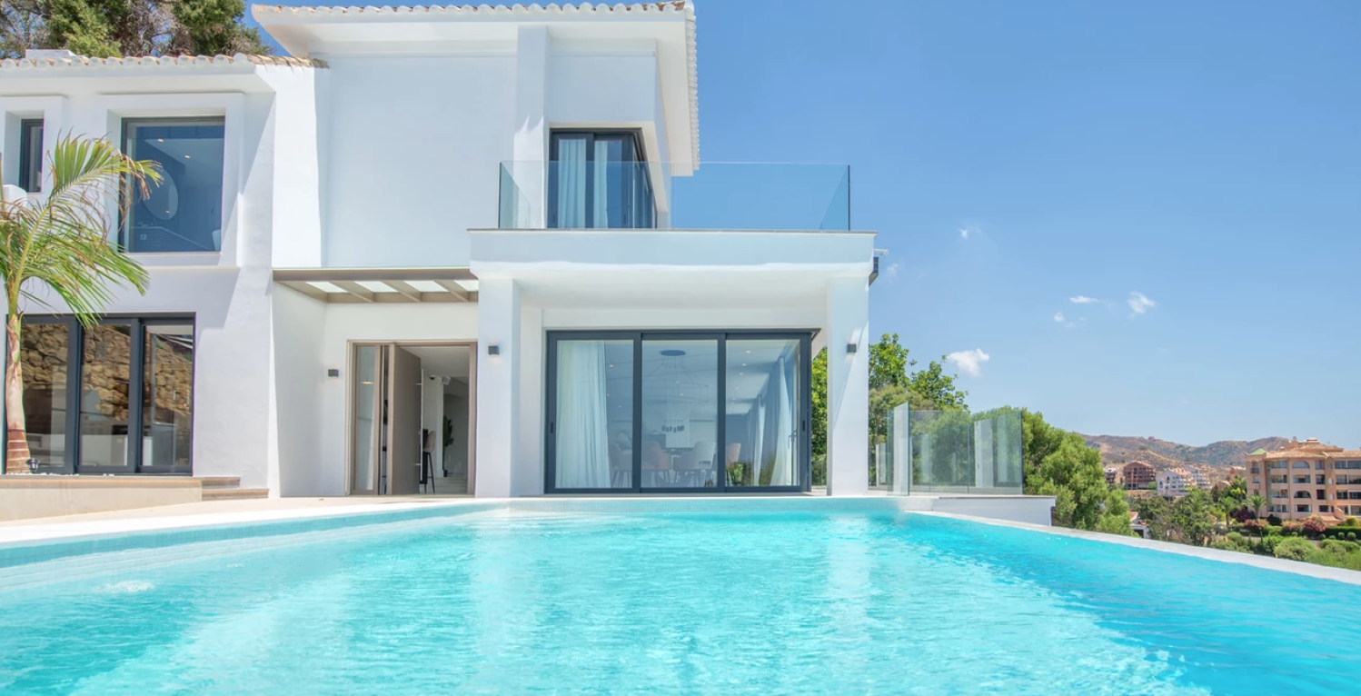 VILLA SUN 7 bedrooms Marbella holiday rental pool with sea views