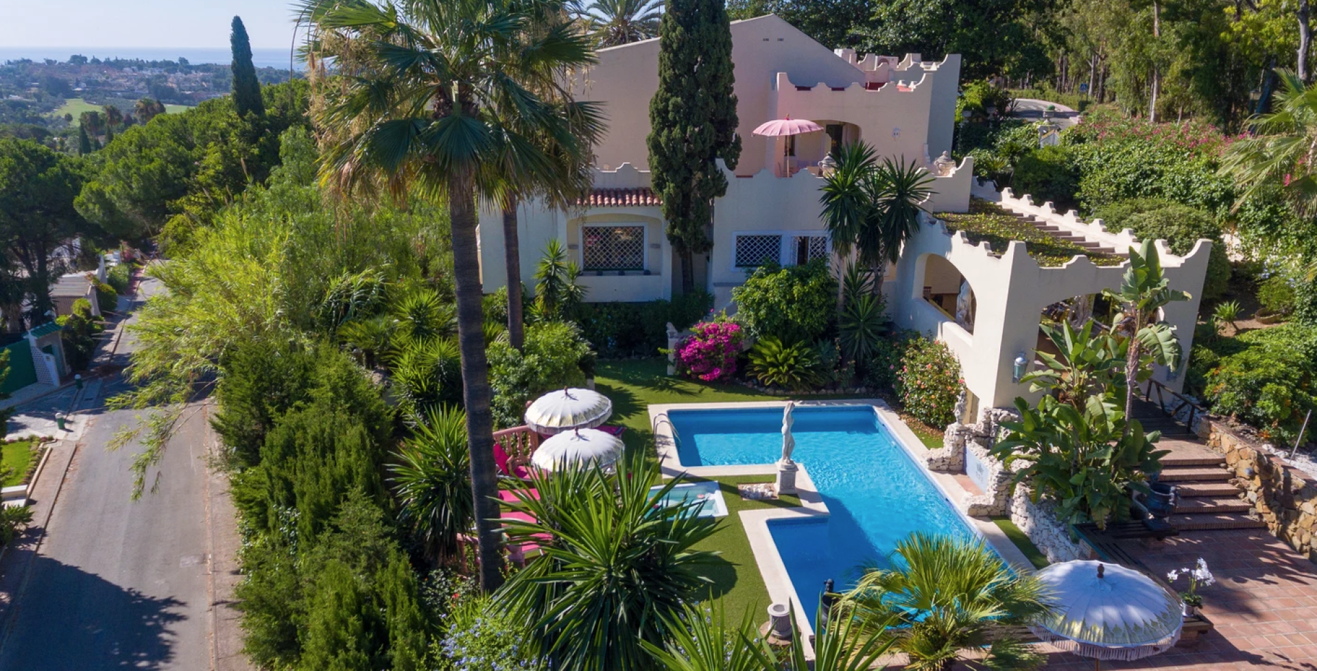 Villa Exce Marbella 7 bedrooms pool and gardens