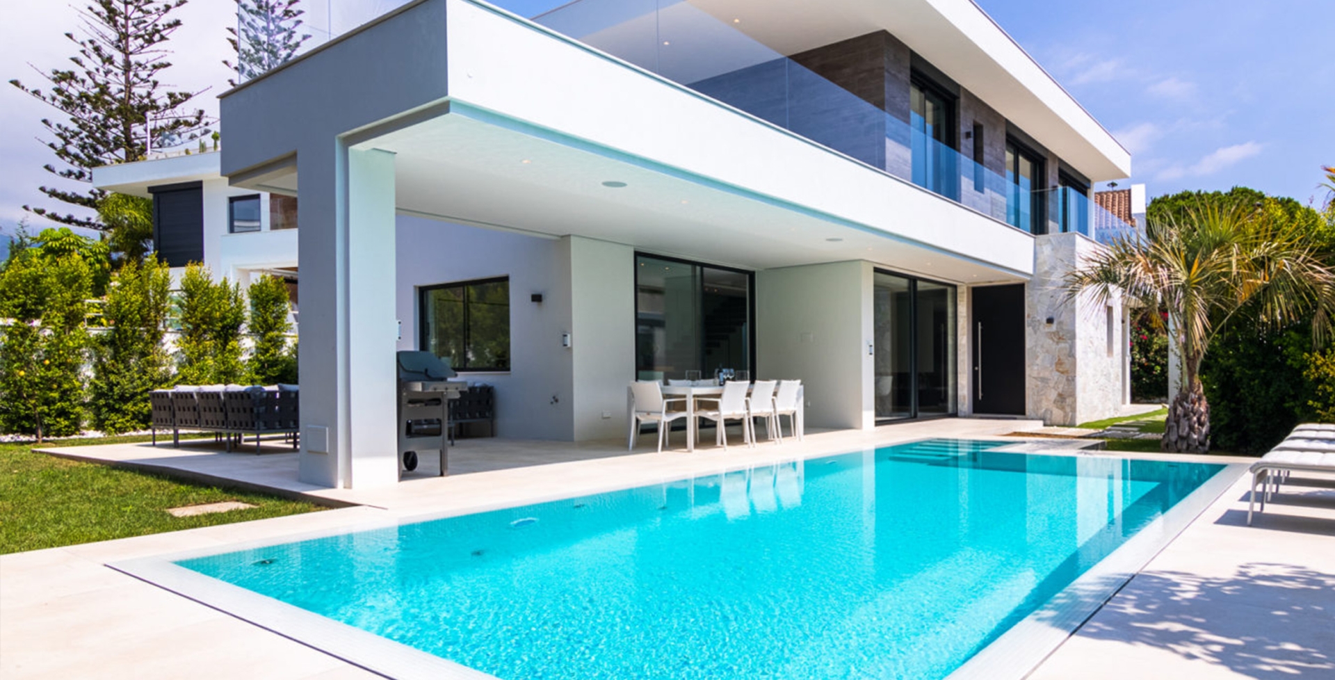 Villa G Marbella stunning building and pool