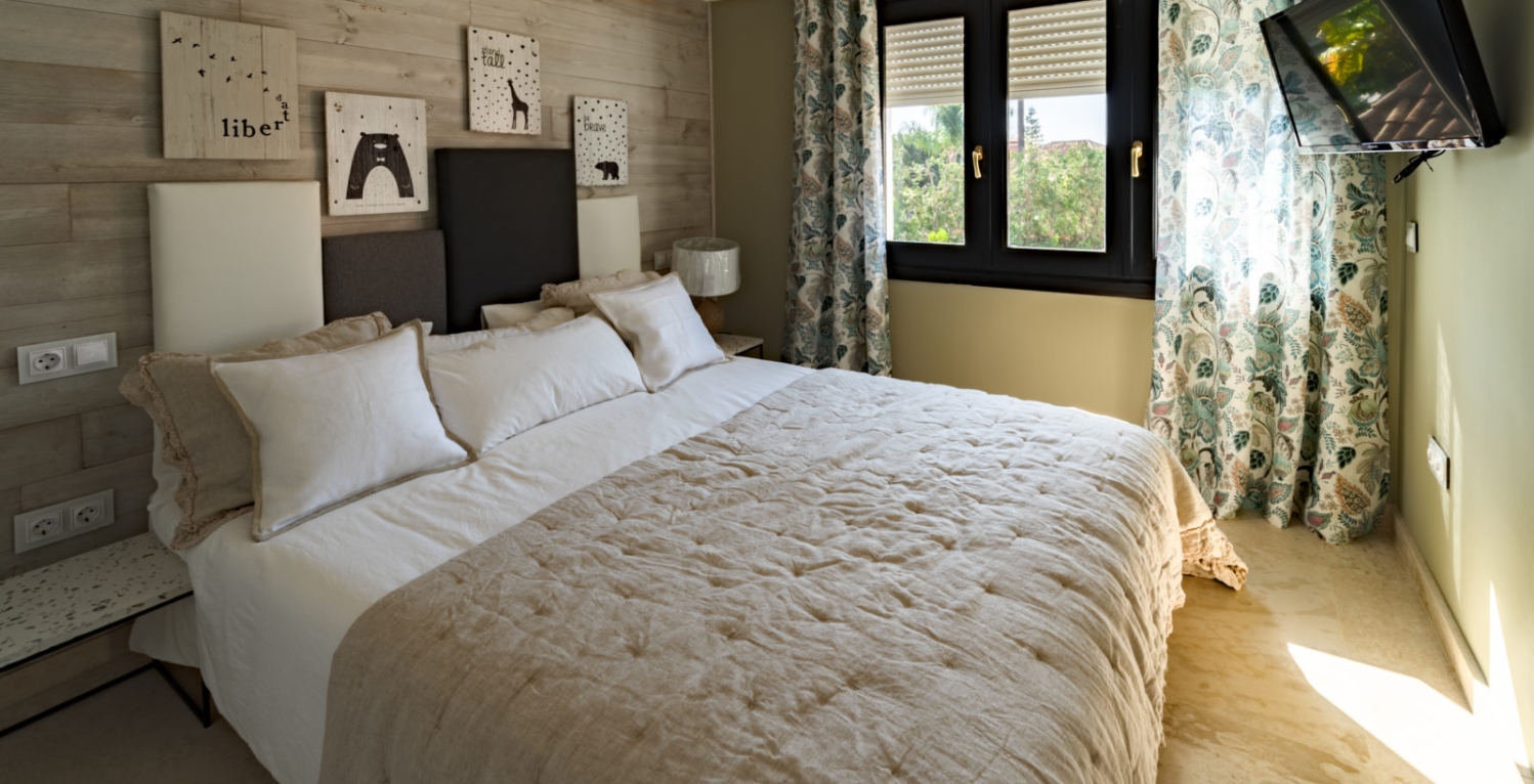 Villa Lago luxury villas marbella bedroom double 2