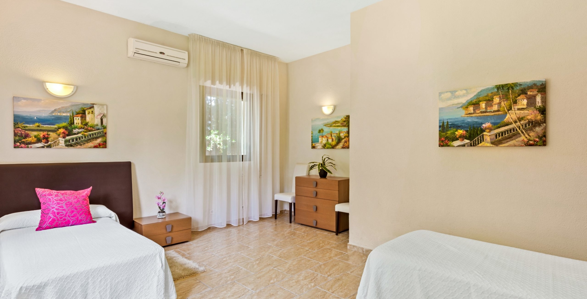 Villa Mar 16 Marbella holiday rental bedroom