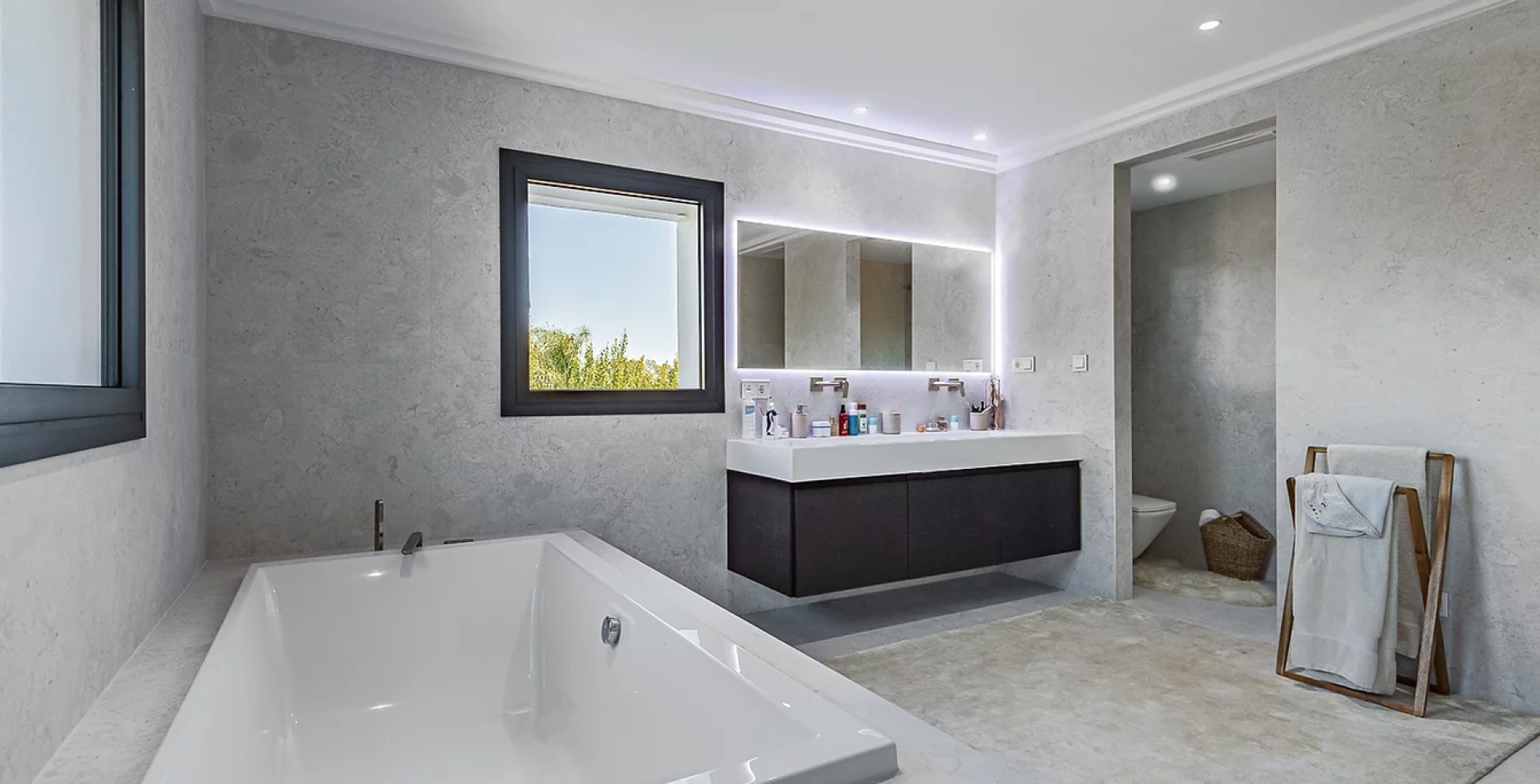 Villa Soul 6 bedroom luxury villa Marbella bath tub