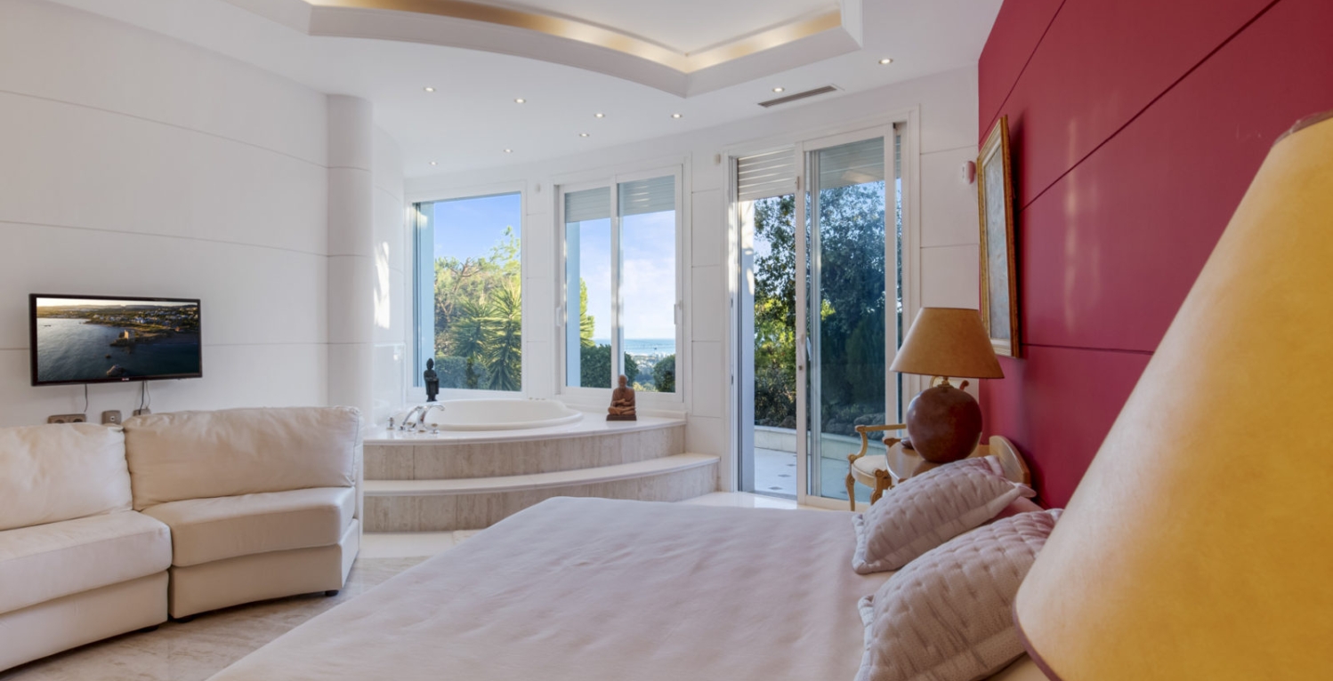 Villa Star Marbella 7 bedrooms bedroom with bath