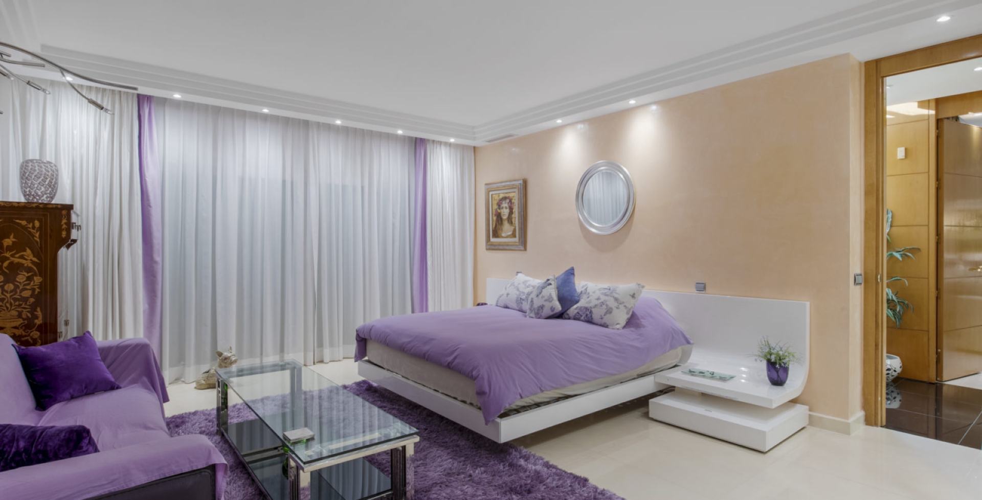 Villa Star Marbella 7 bedrooms purple room