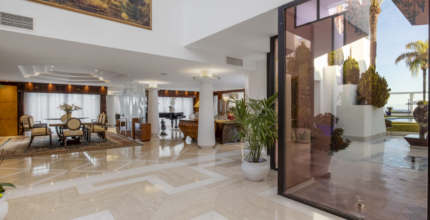 Villa Star Marbella 7 bedrooms spacious interiors