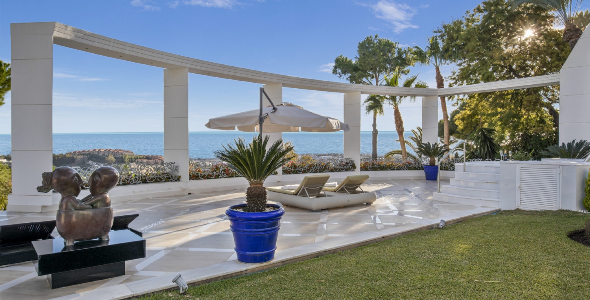 Villa Star Marbella 7 bedrooms terrace sunbathing