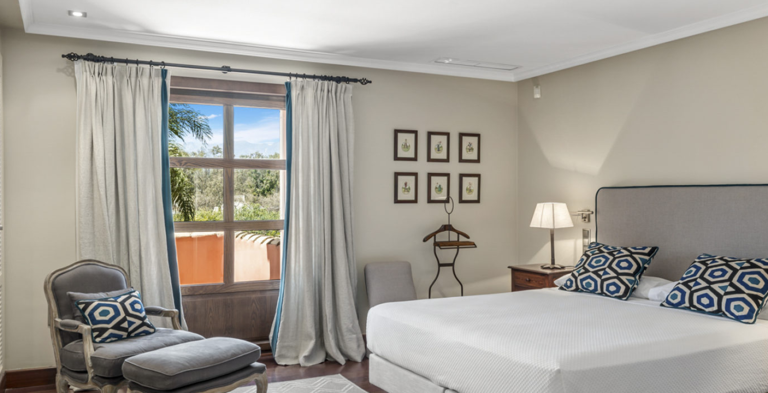 Villa Tora 8 bedrooms Marbella classic styling