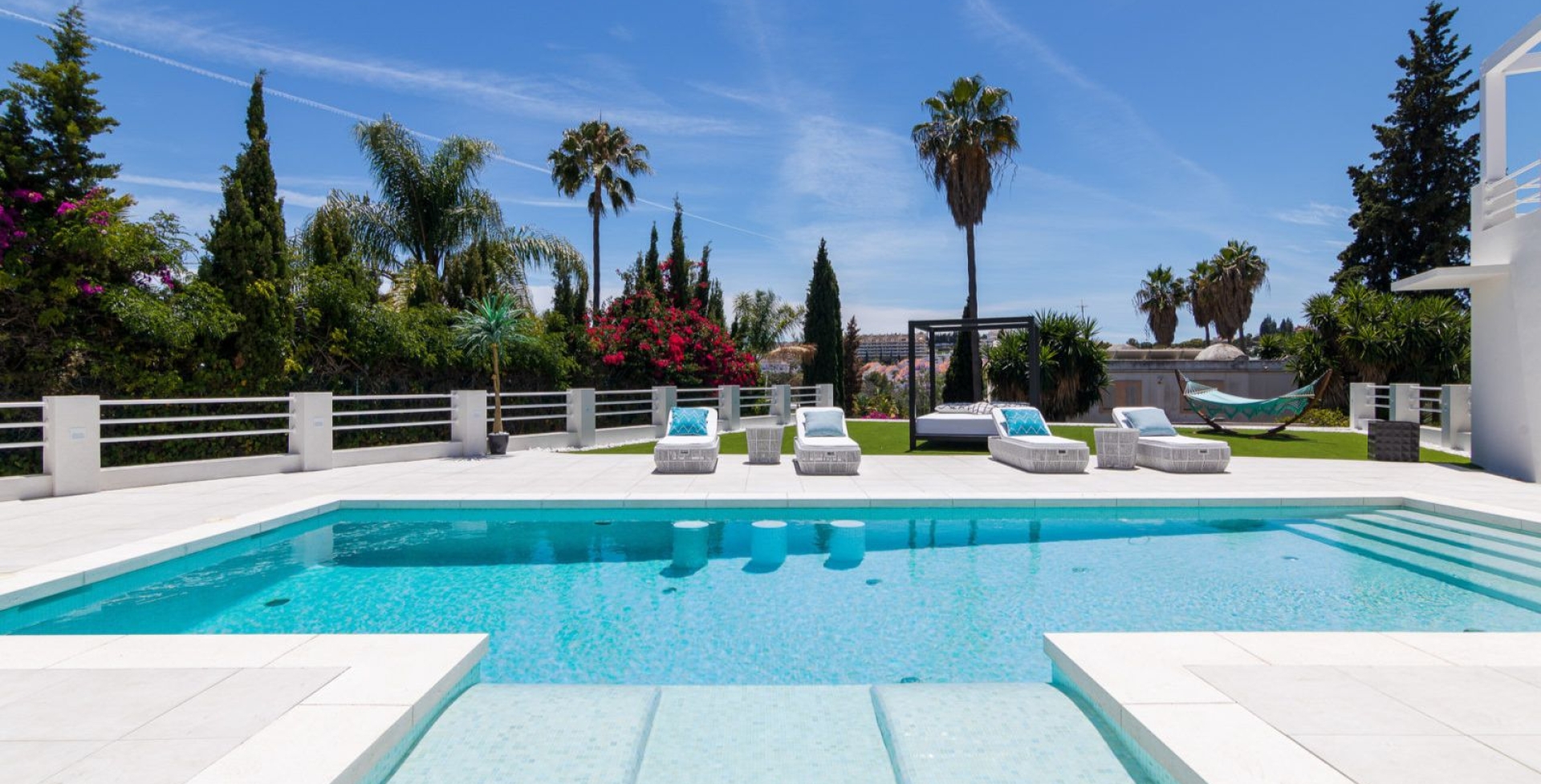 Villa Ede 6 bedroom Marbella-pool 3