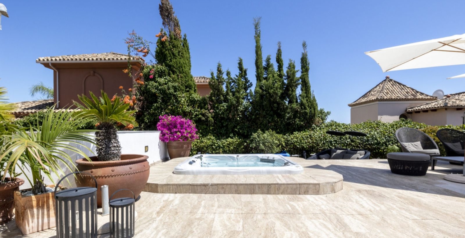 Villa Carde 6 bedroom-jacuzzi+terrace
