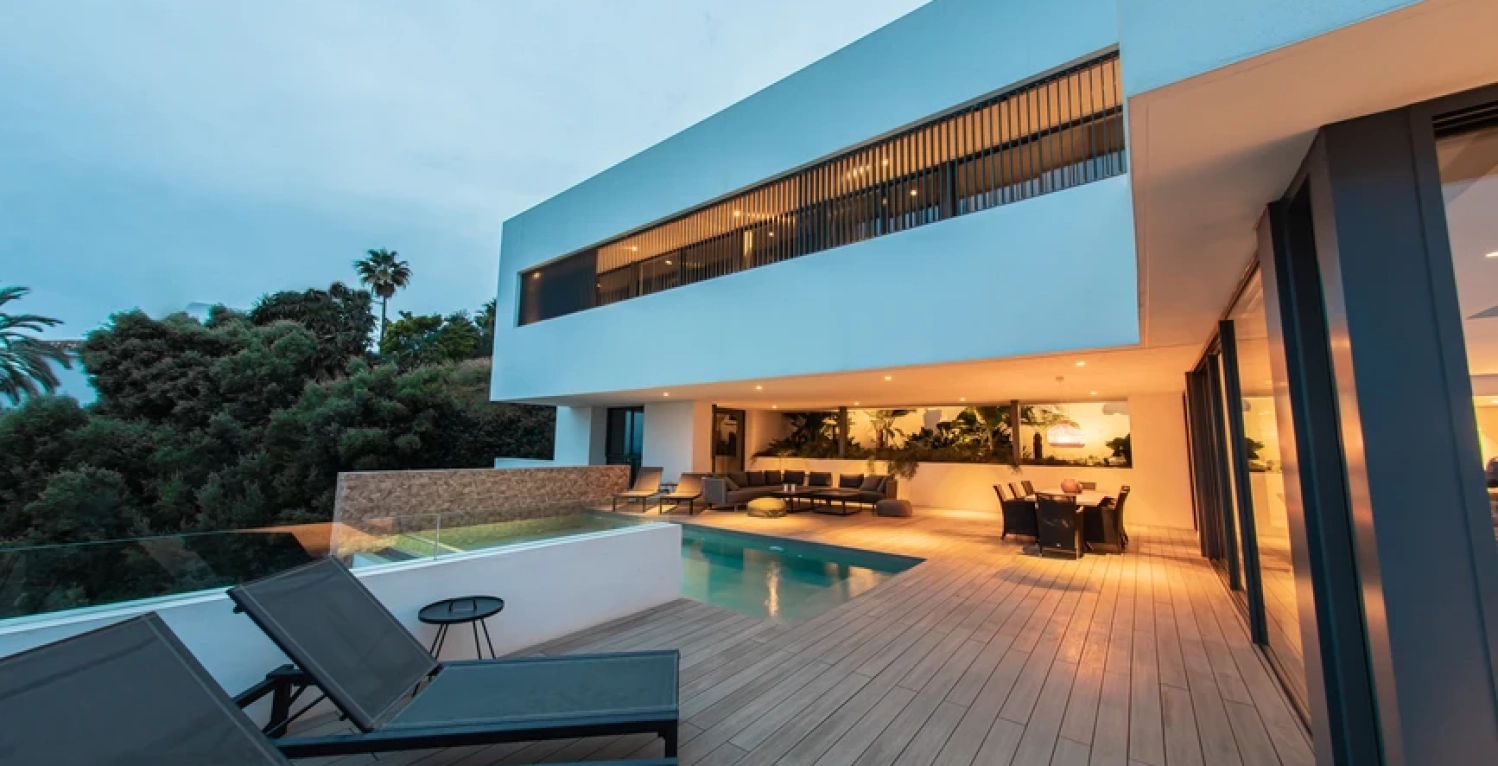 Villa Madi 4 bedroom – pool4-twilight