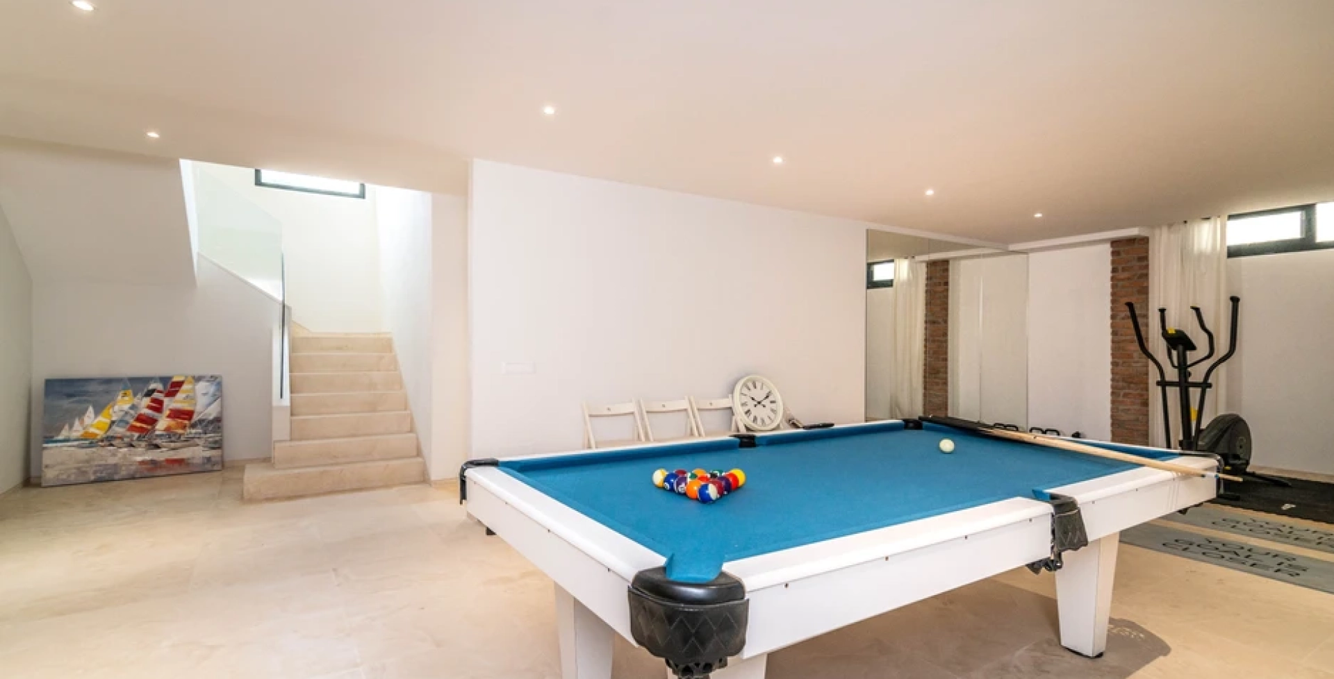 Villa Paris 5 bedroom – pool-table