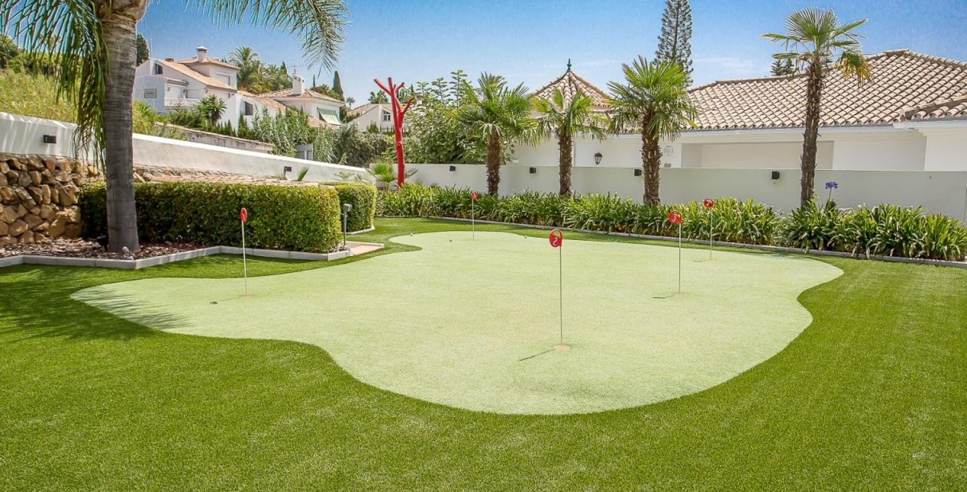 Villa Kas 6 bedroom holiday rental golf Marbella golf