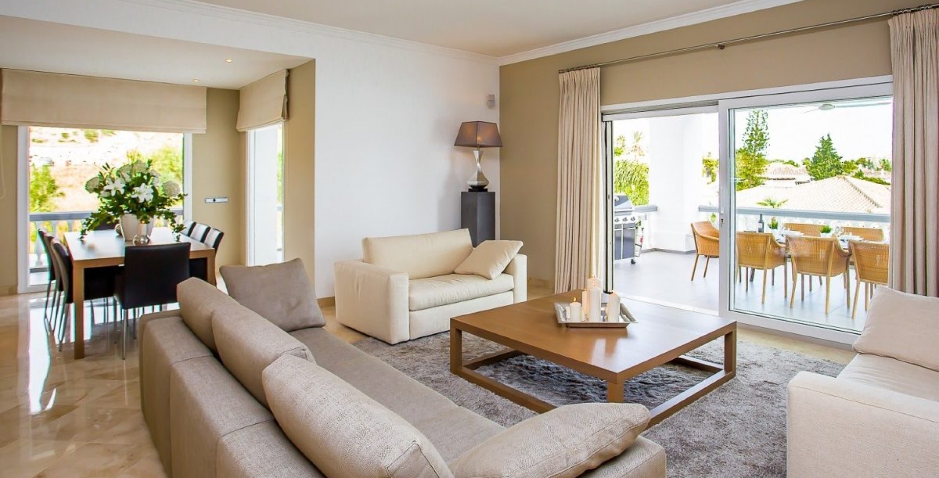 Villa Kas 6 bedroom holiday rental golf Marbella terrace