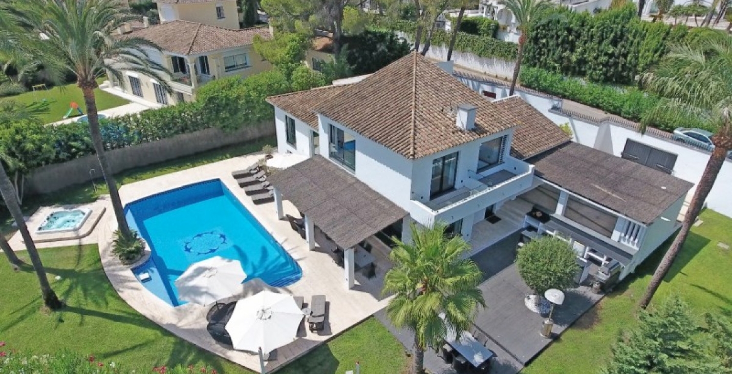 Villa Nueva Marbella luxury holiday villa 5 bedrooms