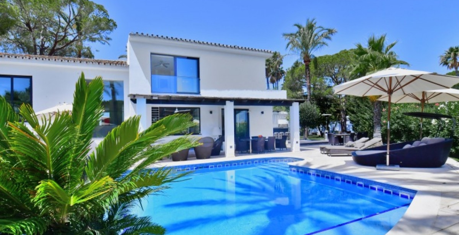 Villa Nueva Marbella luxury holiday villa 5 bedrooms pool