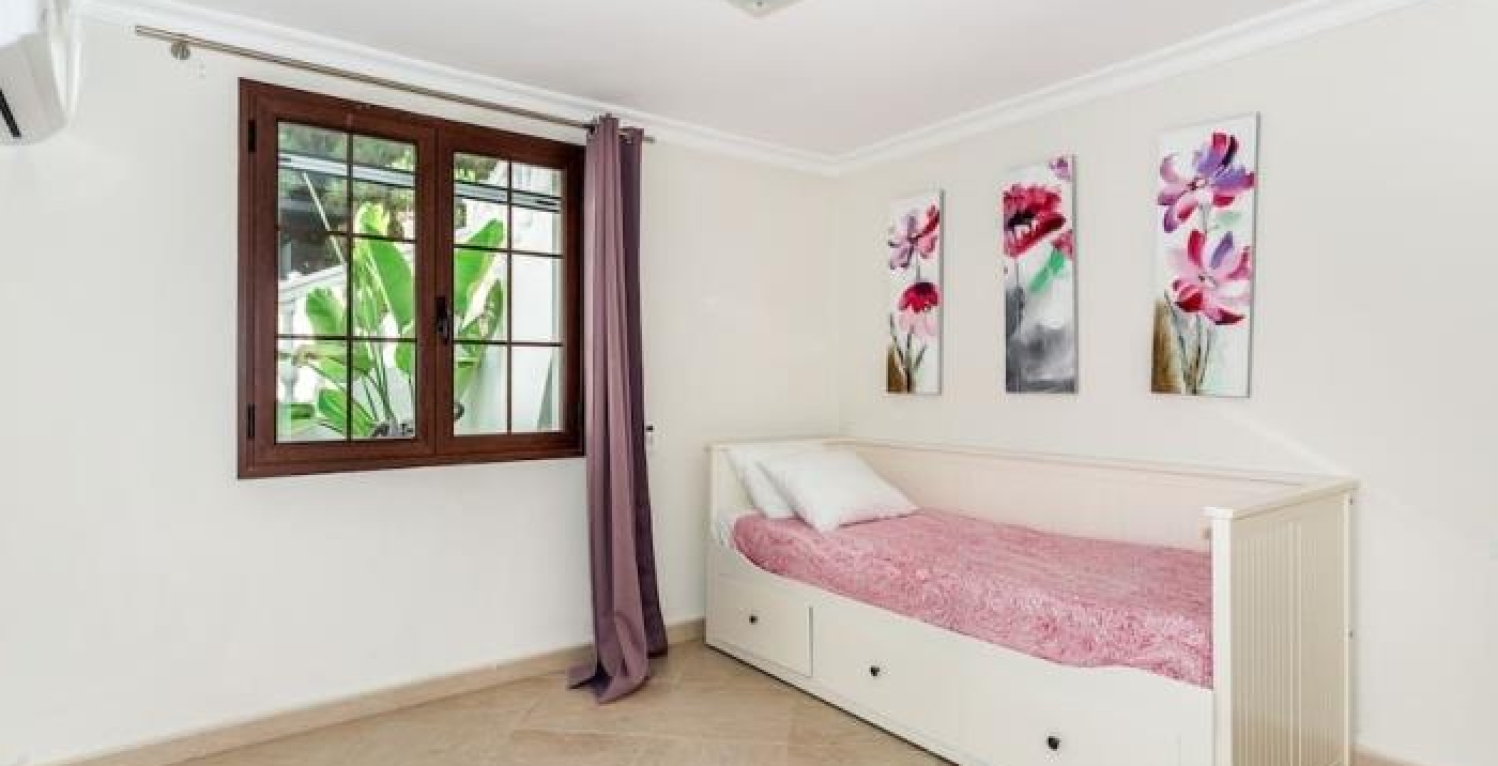 Villa Marbesa 8 bedroom – single