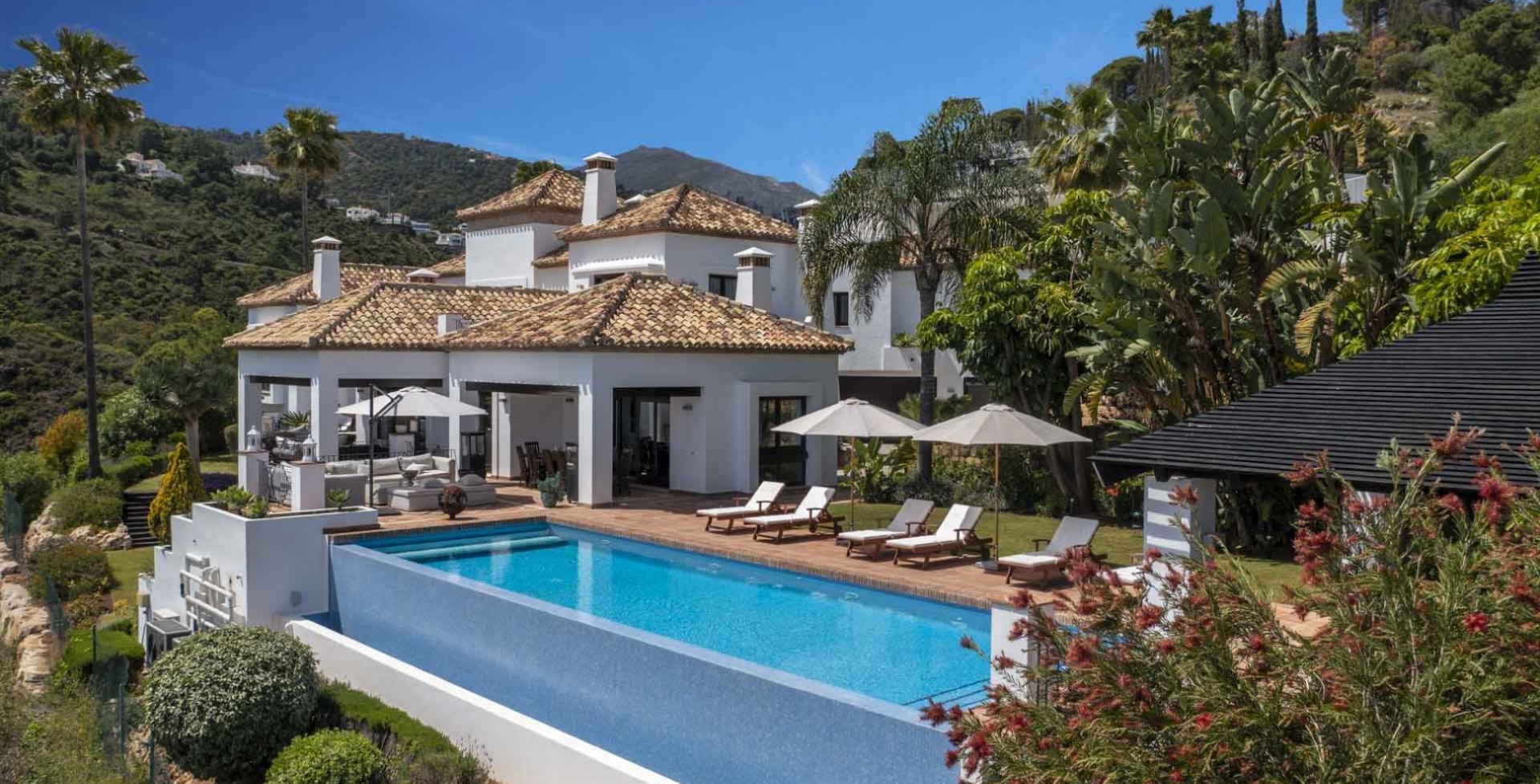 Villa Quinta 7 bed -view-to-pool