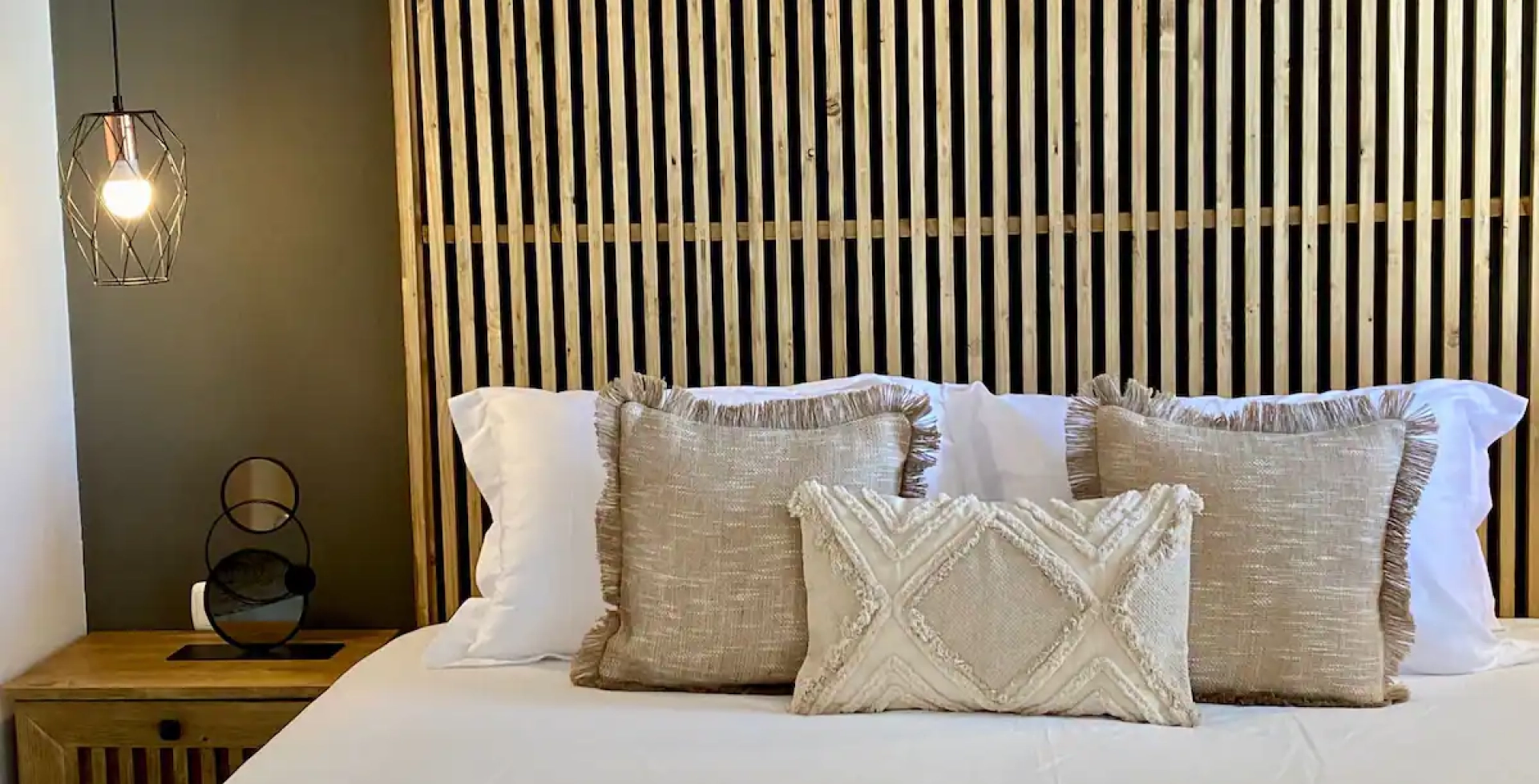 Villa Sena-6 bed – bedroom styling2