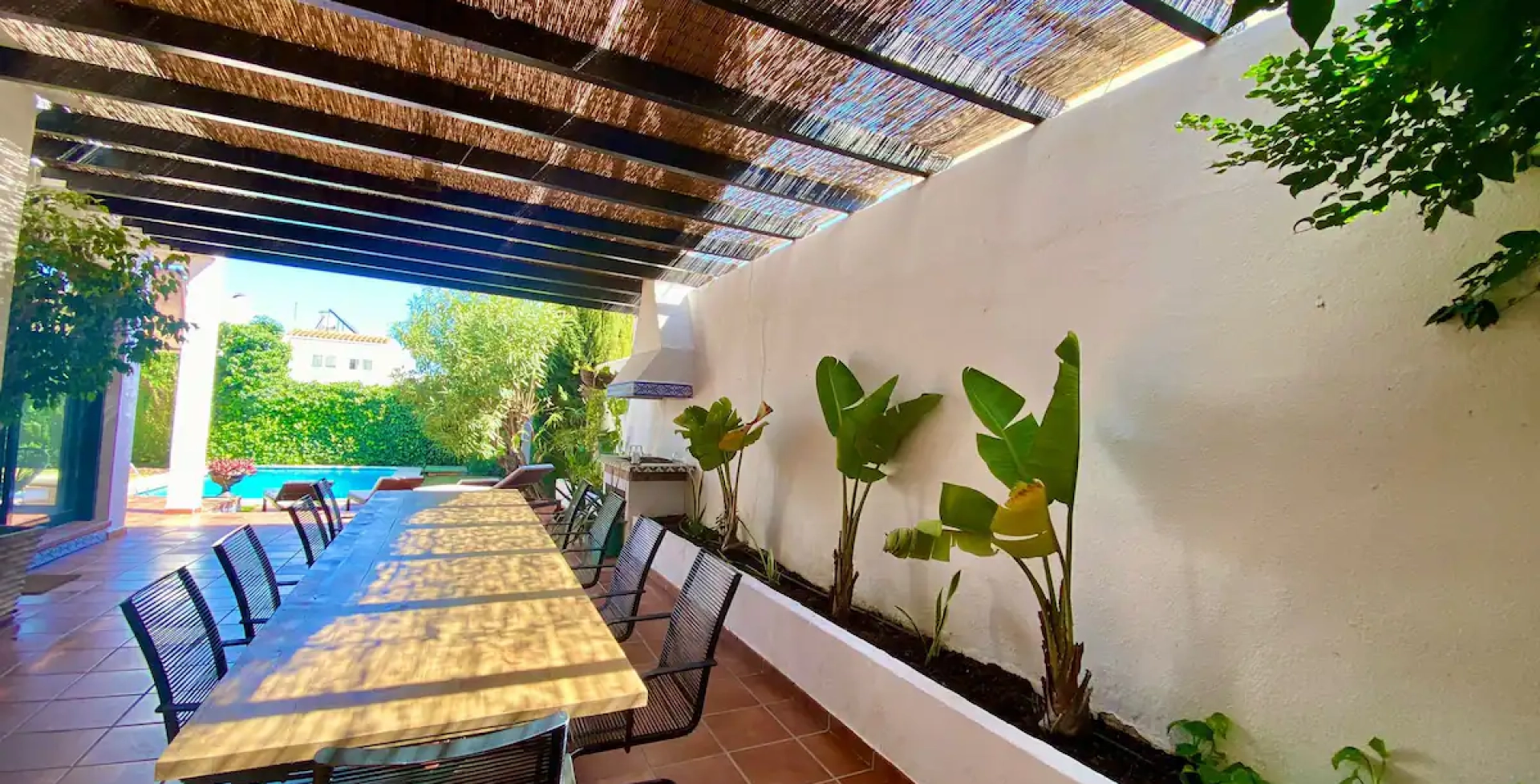 Villa Sena-6 bed – covered terrace dining