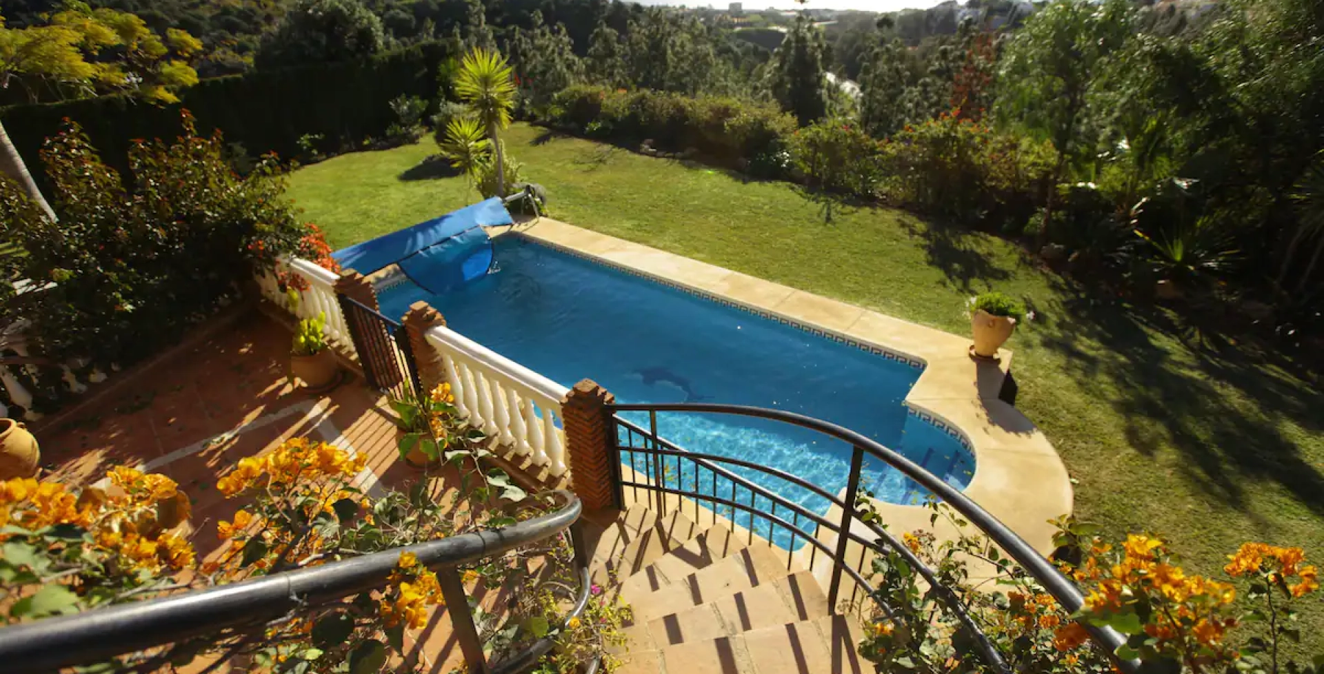 Tres Estate Calahonda – view to pool