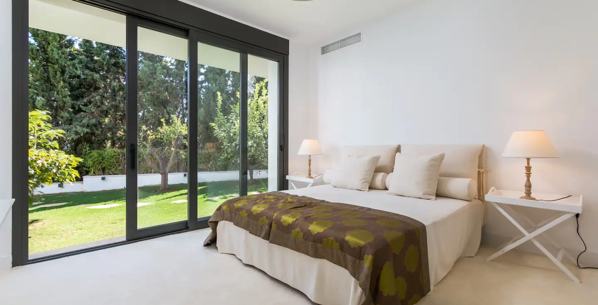 Villa Golf 6 bed marbella bedroom 1