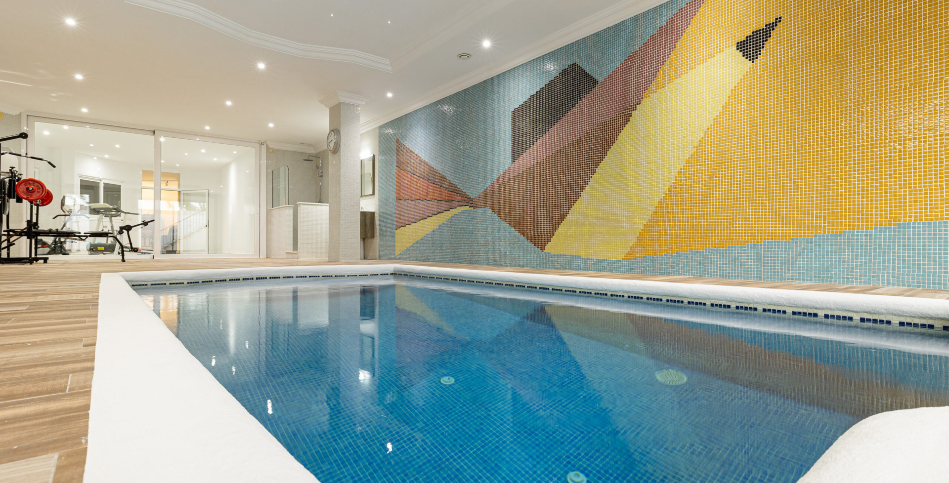 Villa Cary indoor pool