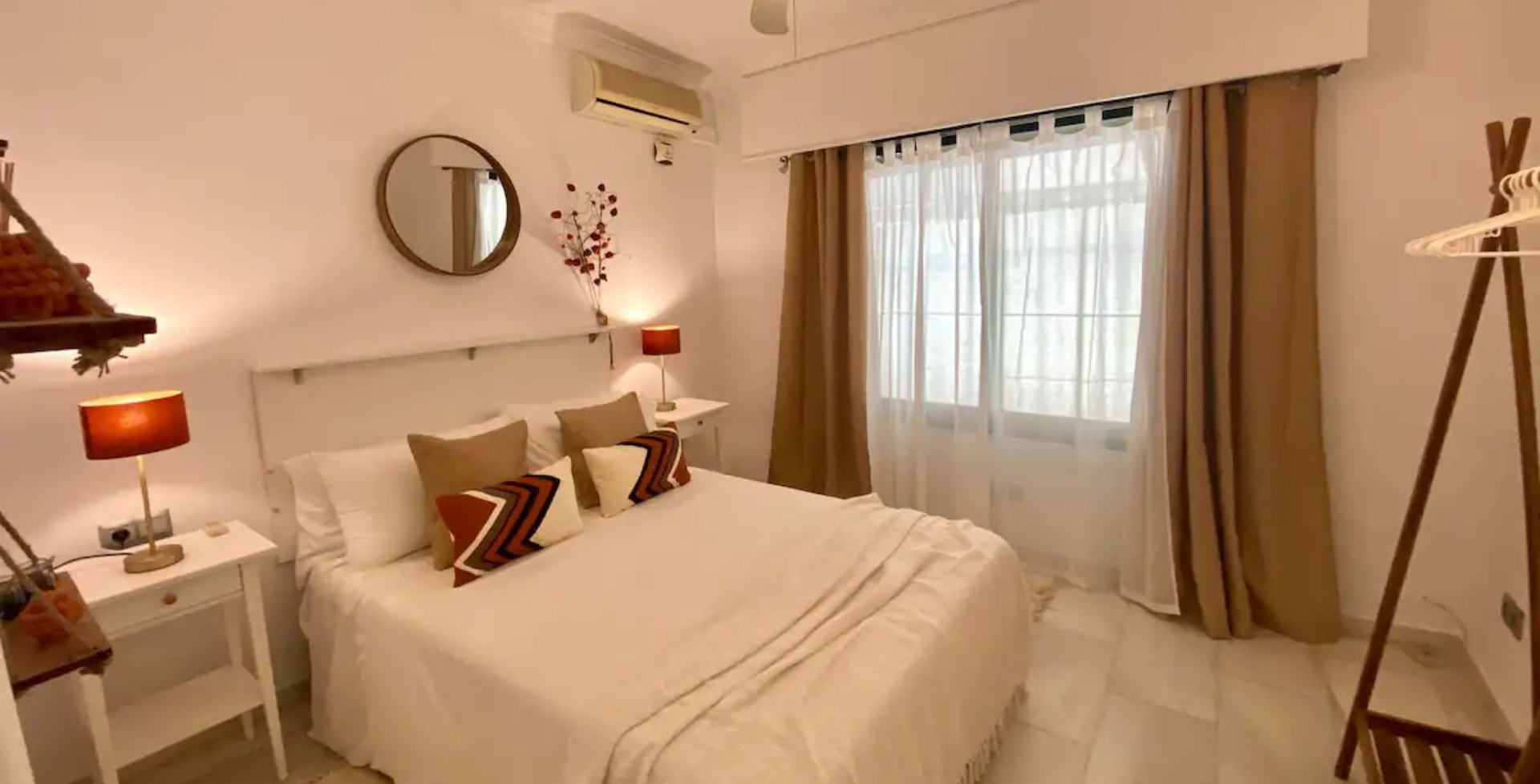 Villa-Vee-Marbella-10-bedrooms-double bedroom autumn