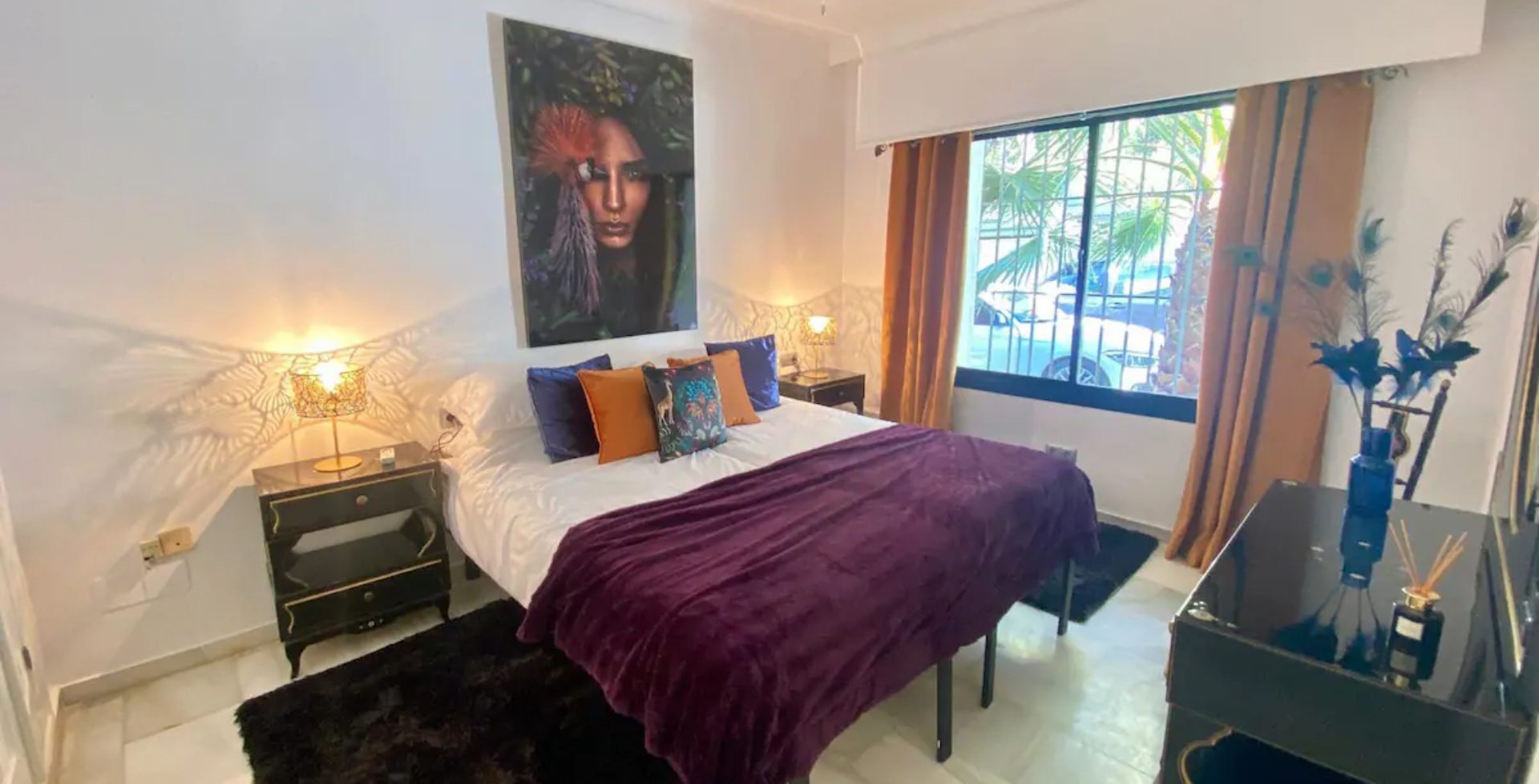 Villa-Vee-Marbella-10-bedrooms-double bedroom purple