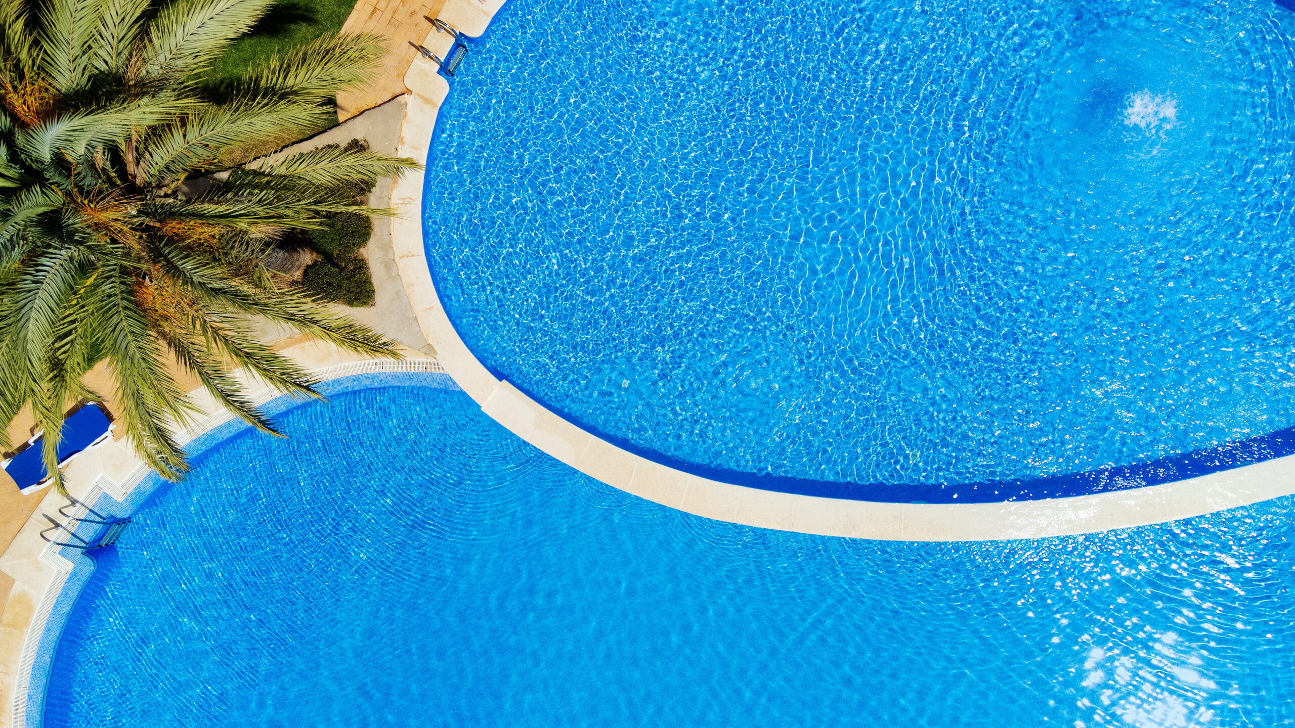free pool heating luxury villas marbella