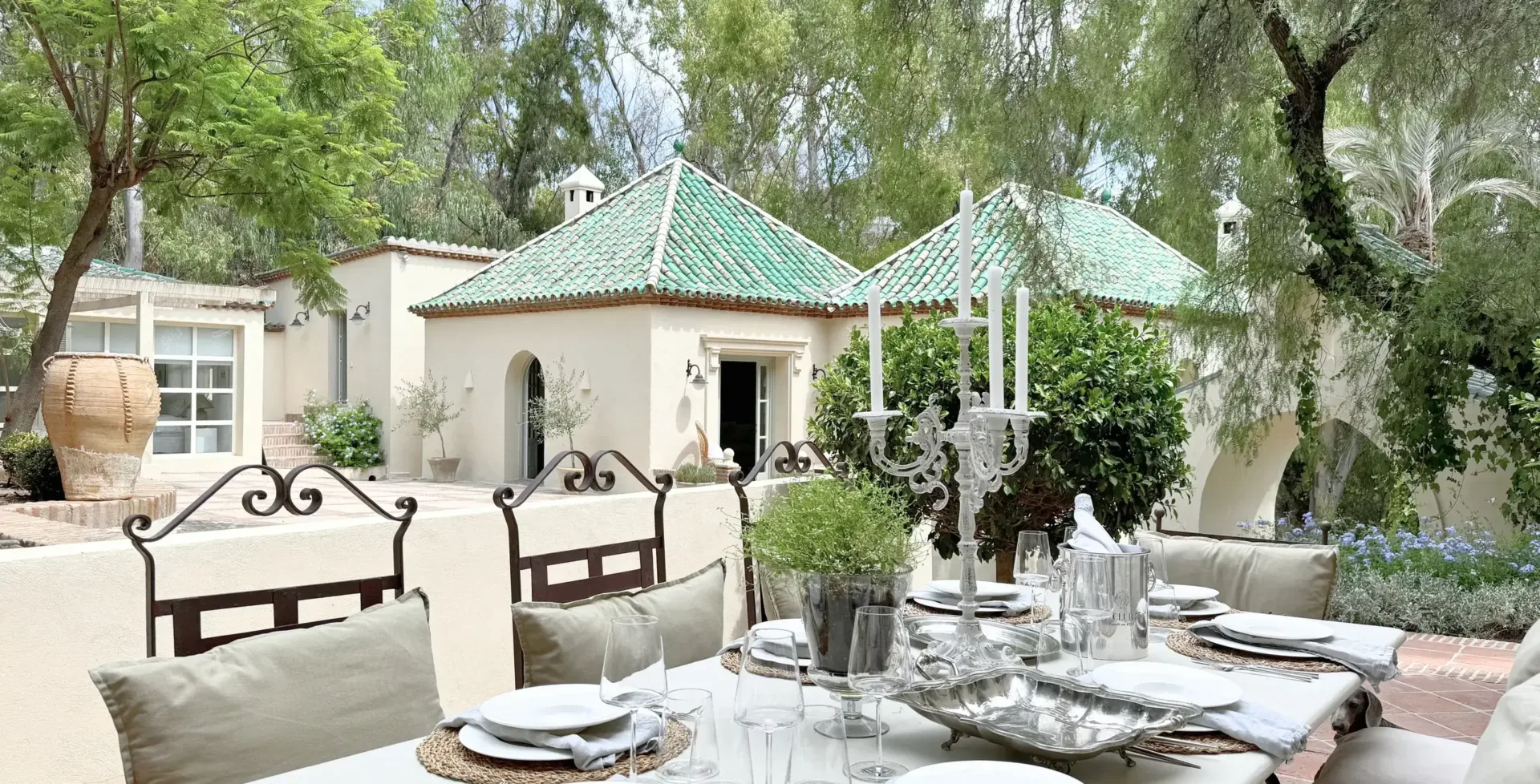 Villa Riviera Marbella outside dining3