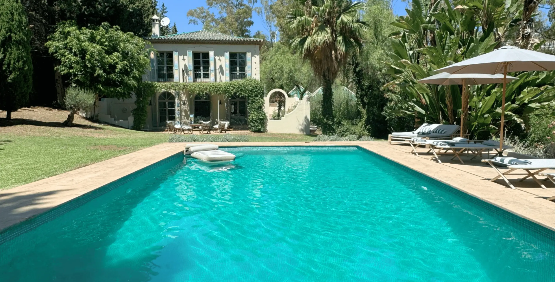 Villa Riviera Marbella pool2