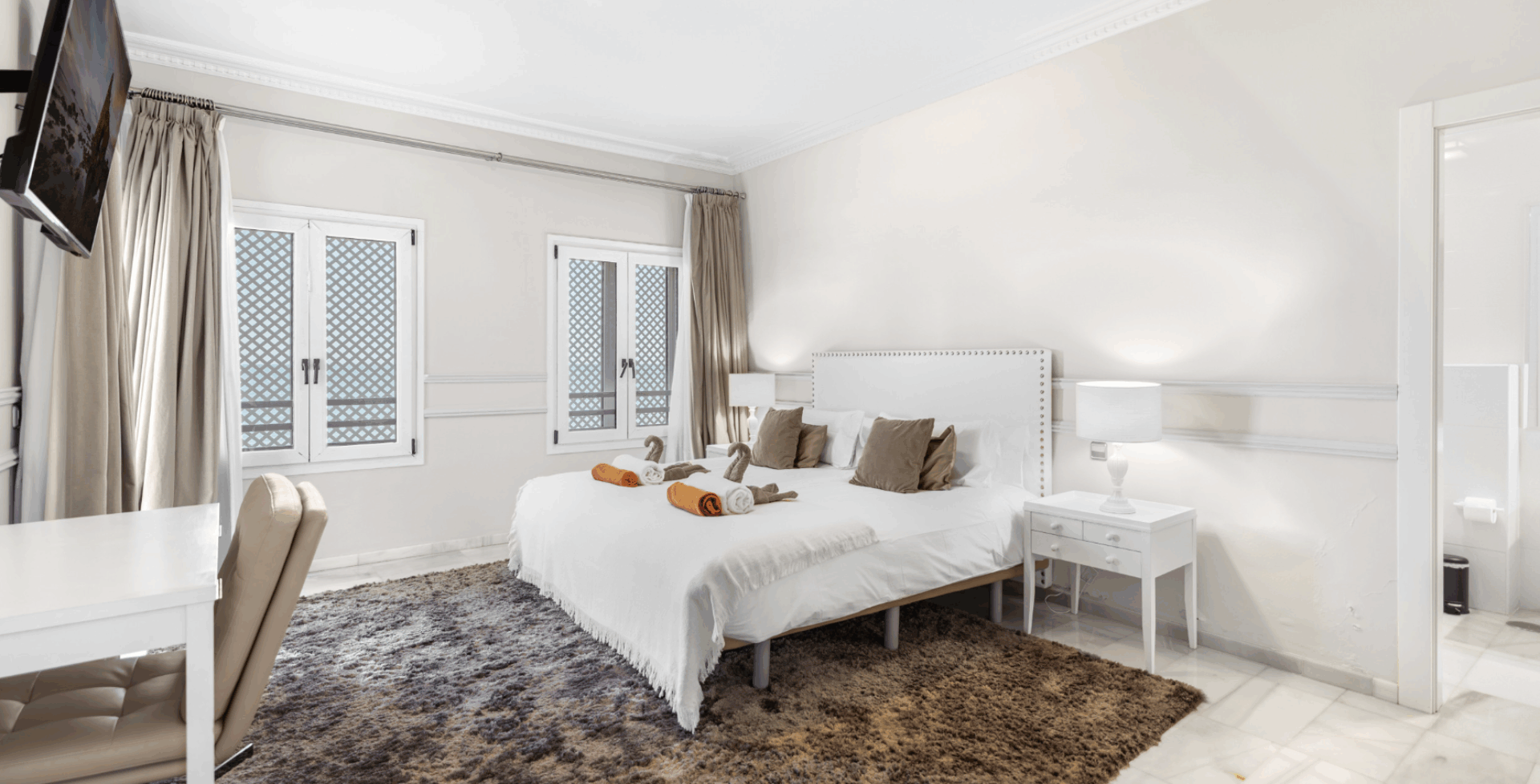 Villa Maji beachfront villa Marbella bedroom 4
