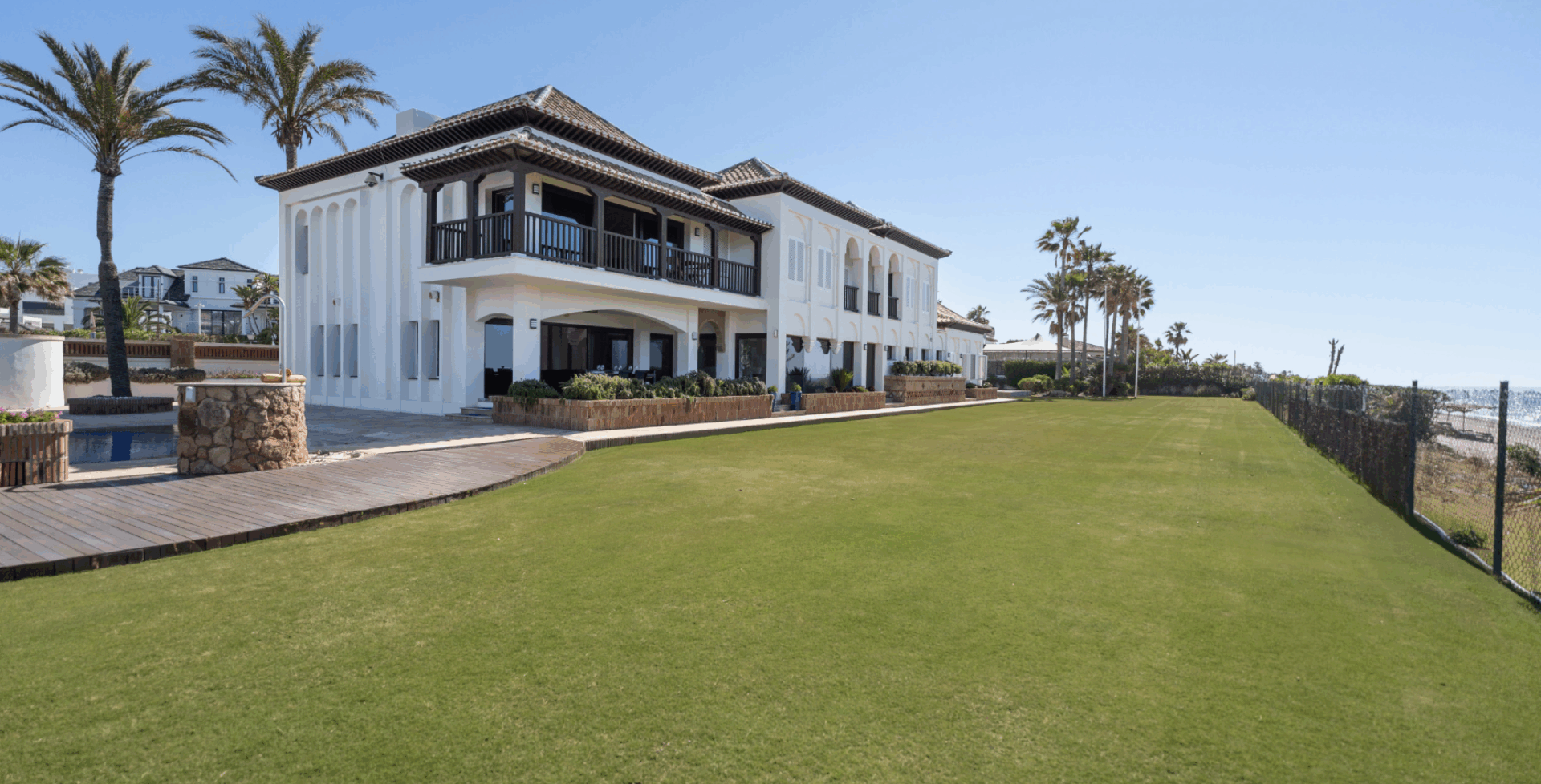 Villa Maji beachfront villa Marbella gardens