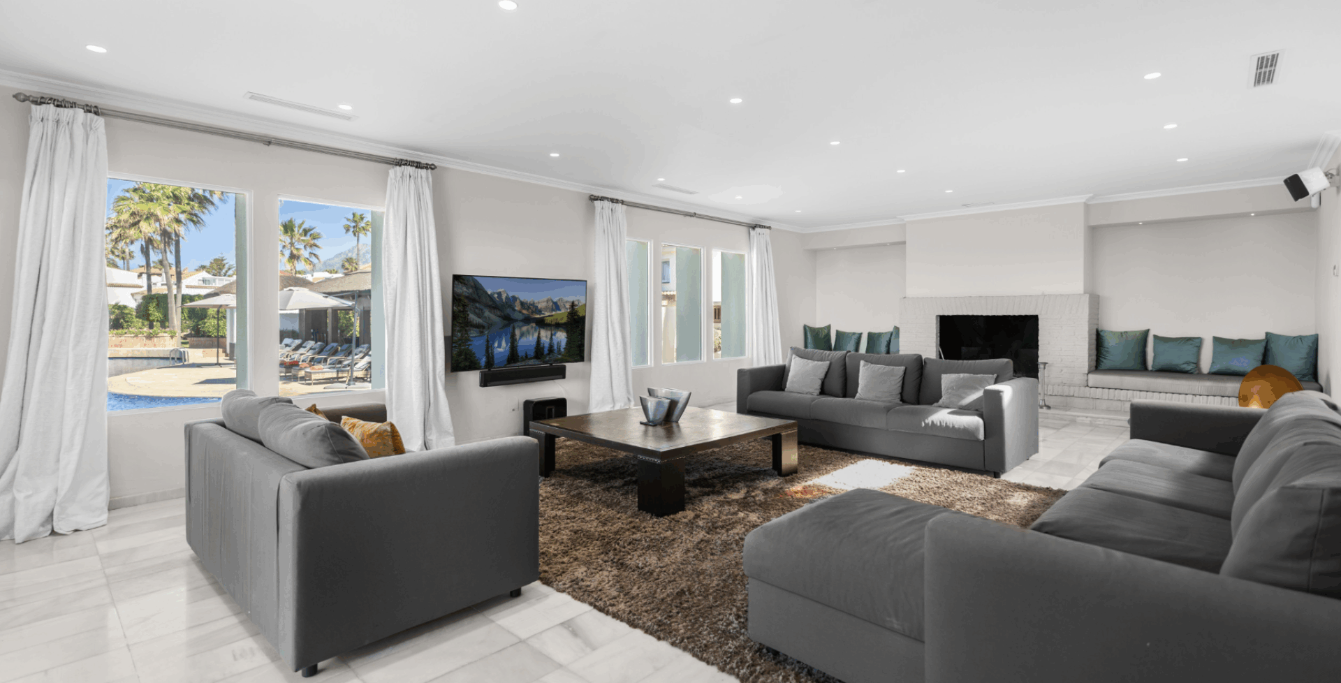 Villa Maji beachfront villa Marbella lounge 2