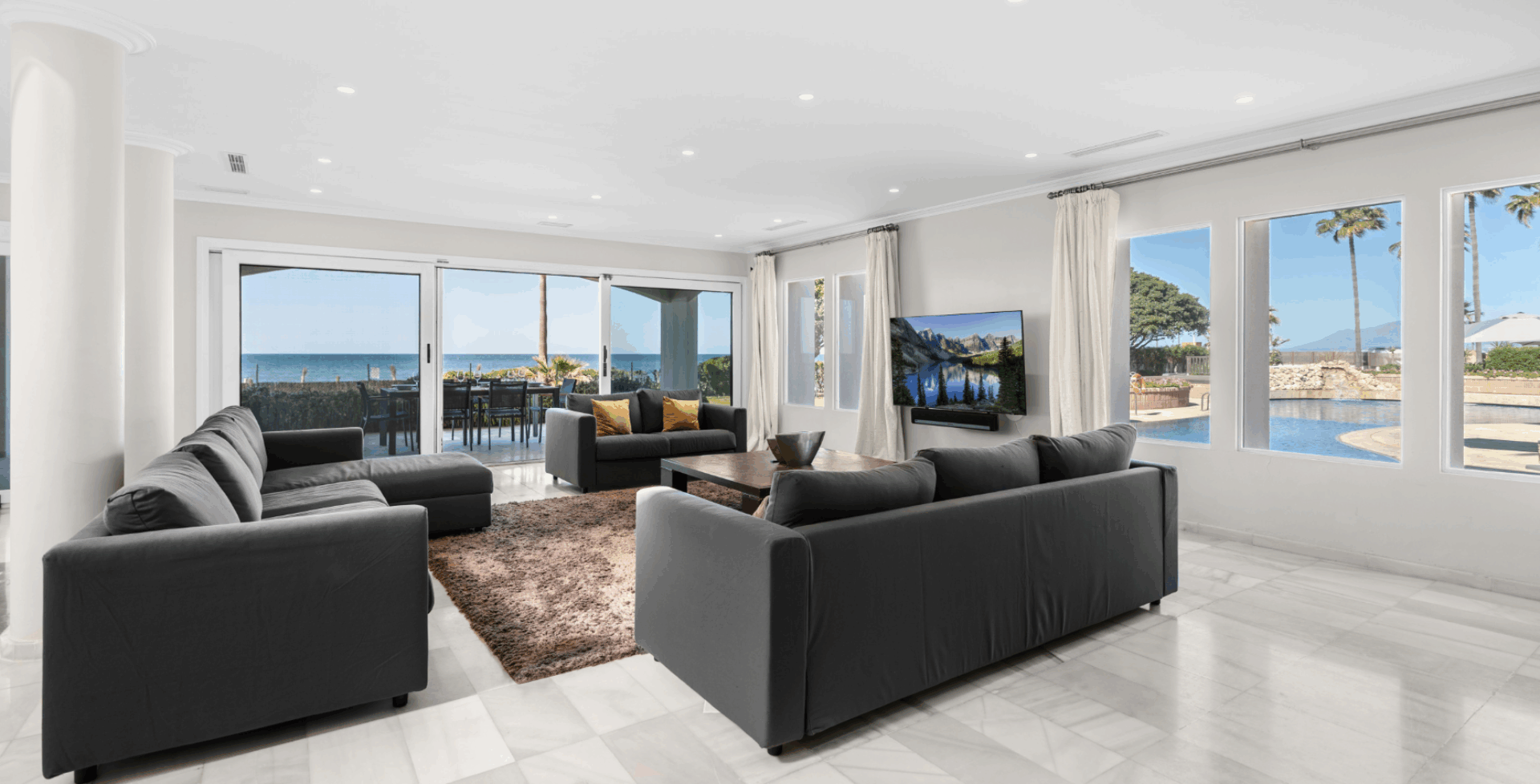 Villa Maji beachfront villa Marbella seating