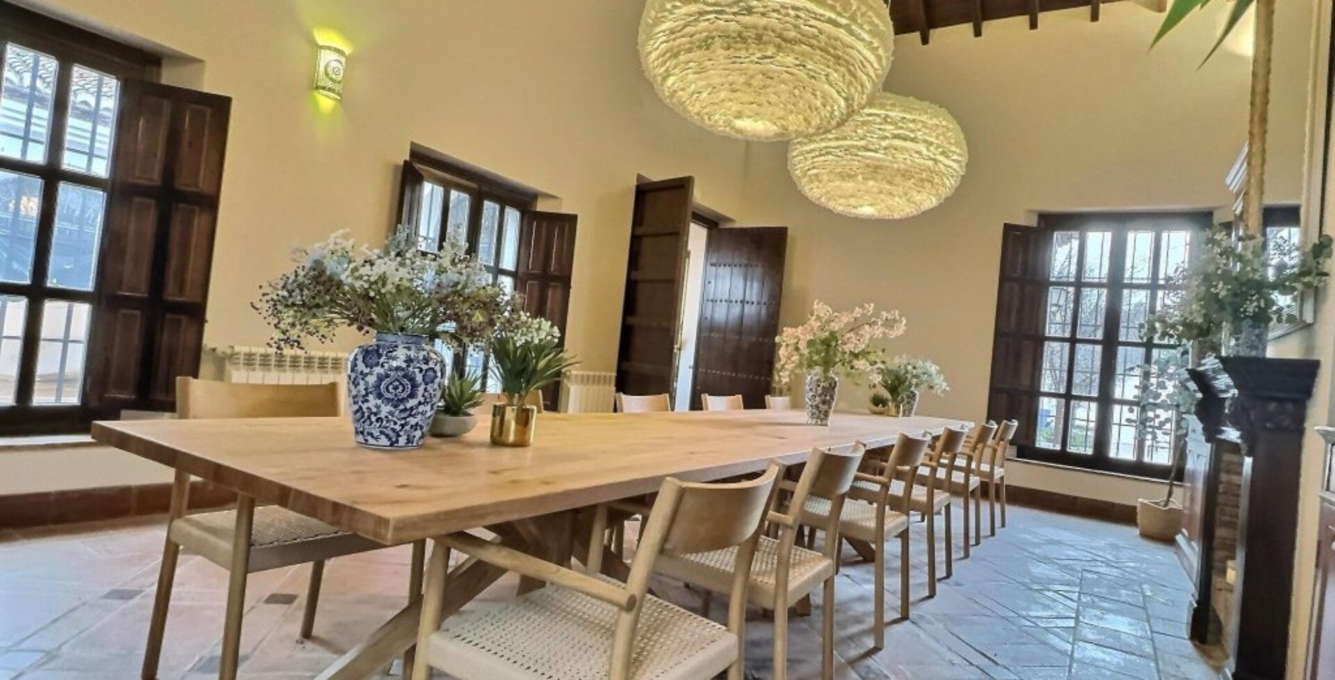 Finca-Paradise-courtyard 12 bedrooms luxury villas marbella