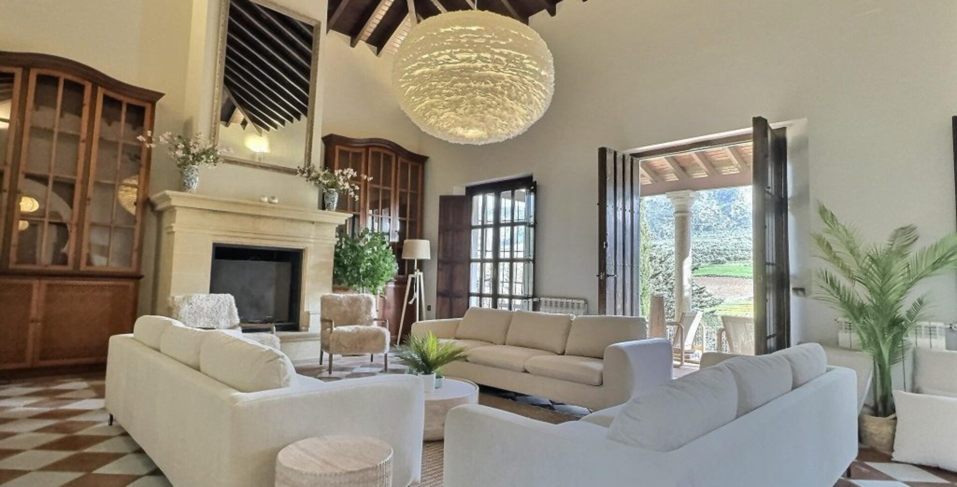 Finca-Paradise-living area 12 bedrooms luxury villas marbella