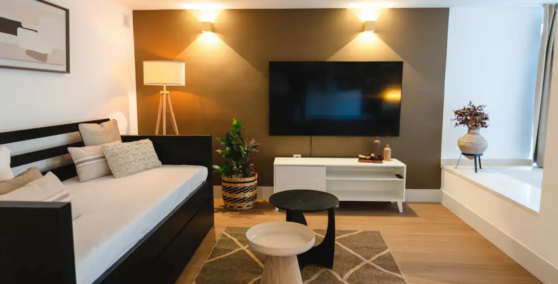 7 bedroom Villa Calle - bedroom 2 - luxury villas Marbella