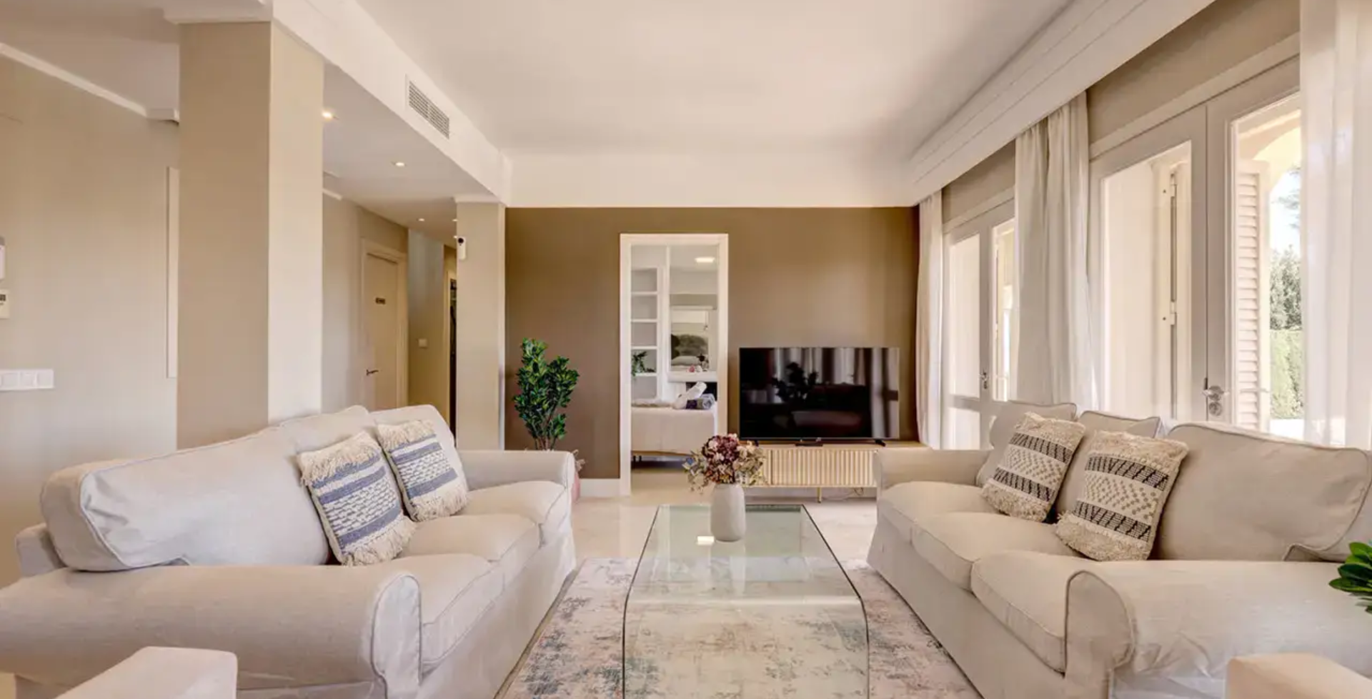 7 bedroom Villa Calle - living area - luxury villas Marbella