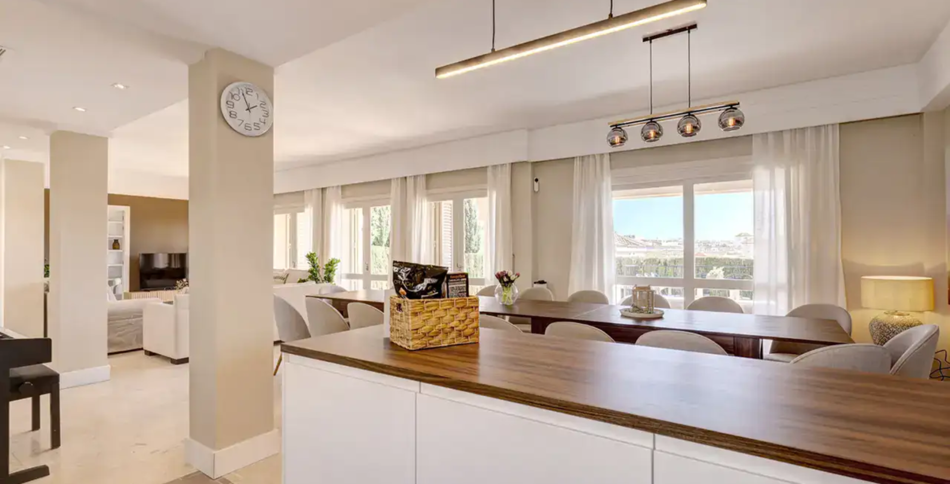 7 bedroom Villa Calle - open plan living - luxury villas marbella