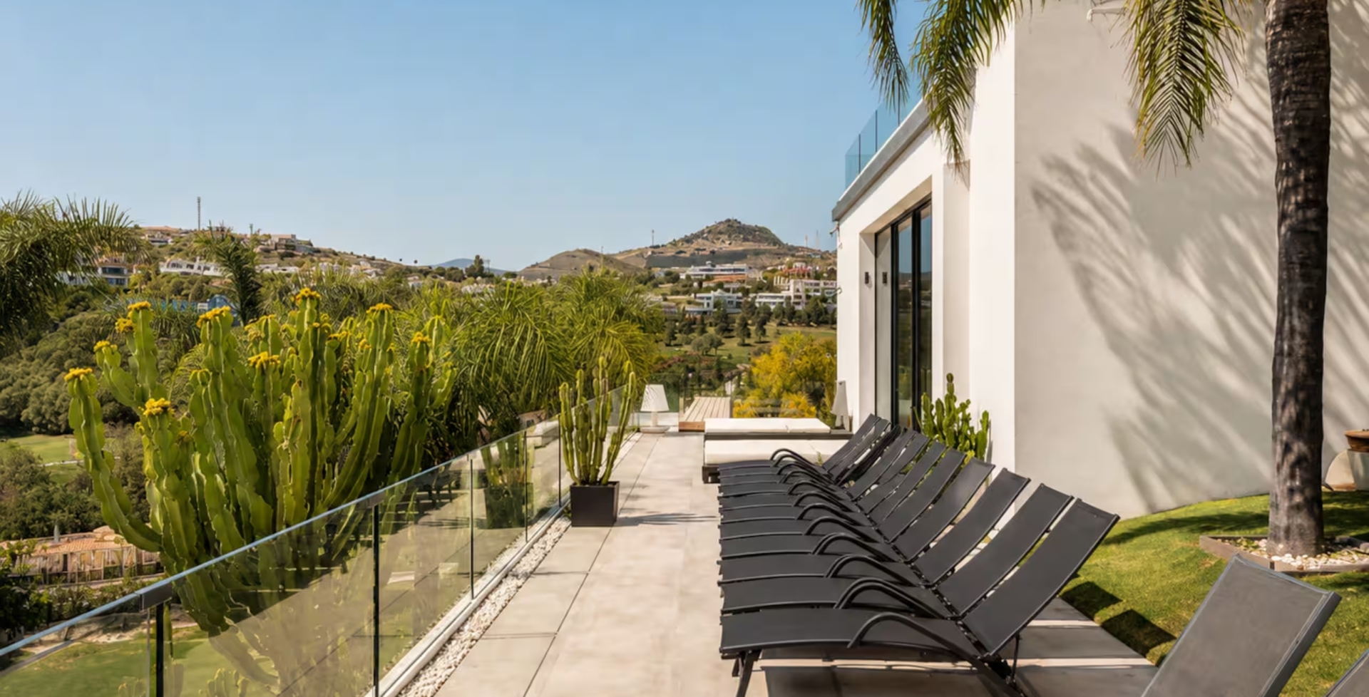 Villa Xtra sun beds