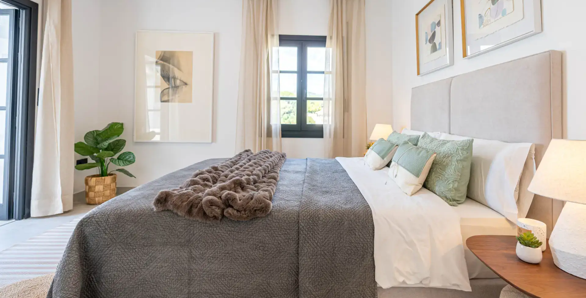 luxury-villas-marbella-6-bedroom-villa-elvi-double room2