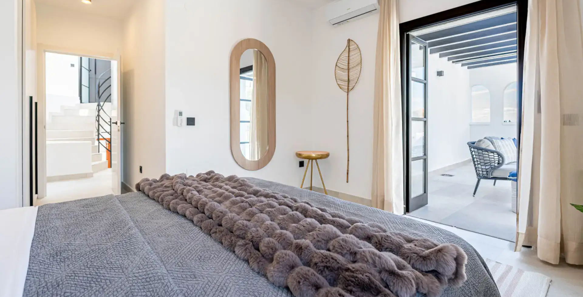 luxury-villas-marbella-6-bedroom-villa-elvi-double room2