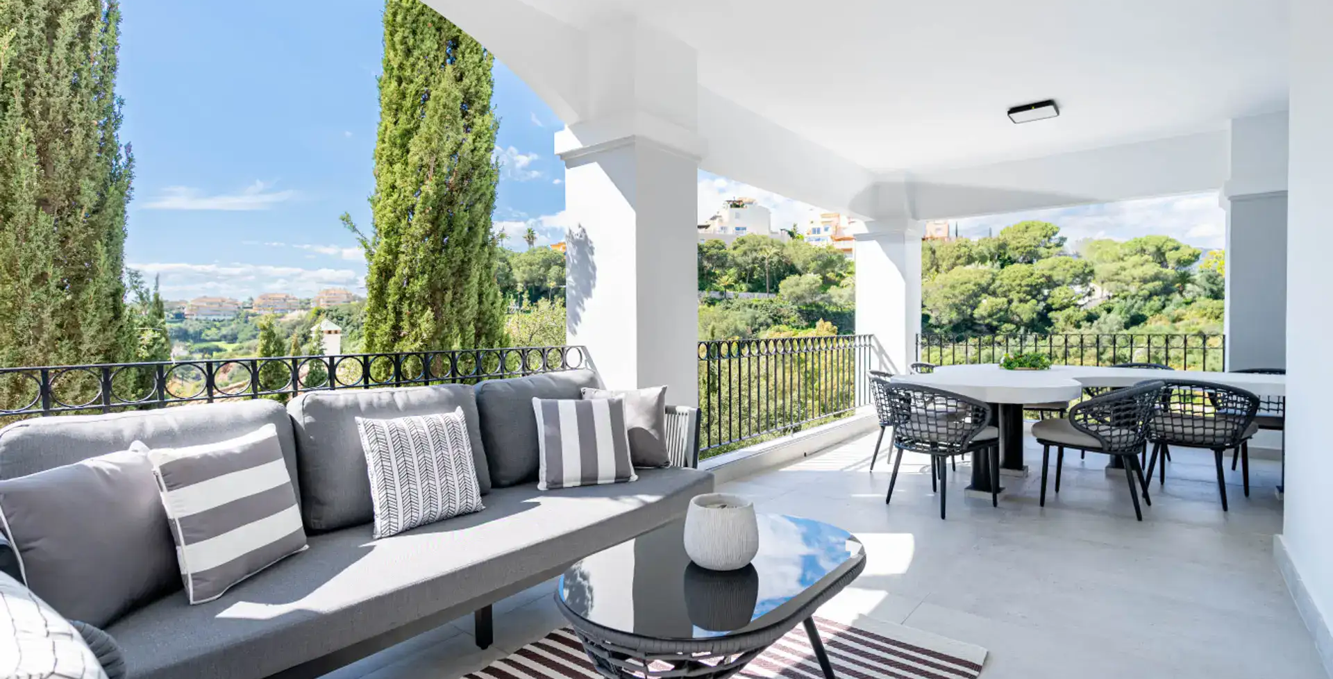 luxury-villas-marbella-6-bedroom-villa-elvi-open terrace